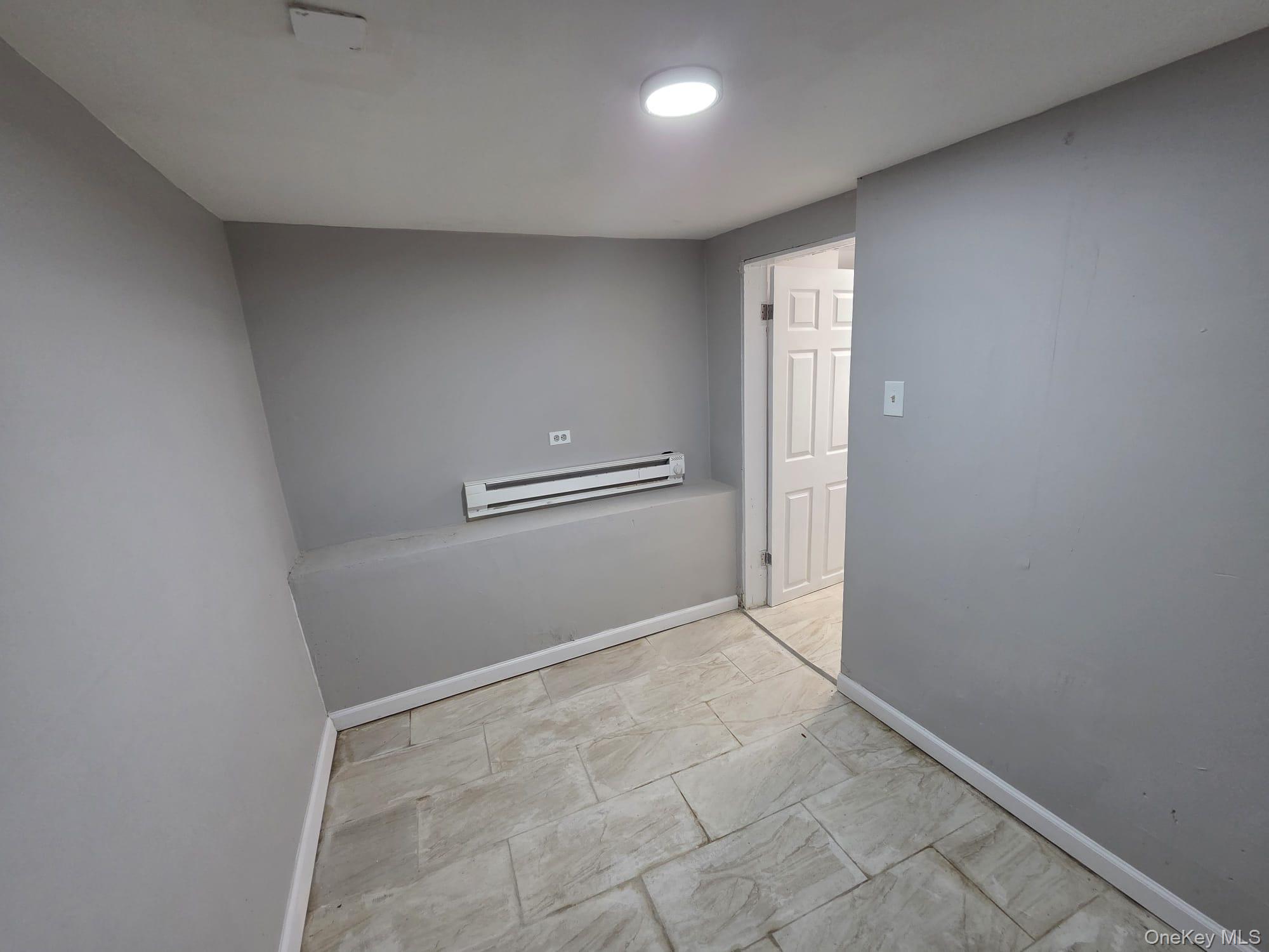 #19 photo, 932 E 215TH ST, برونكس Bronx , NY 10469