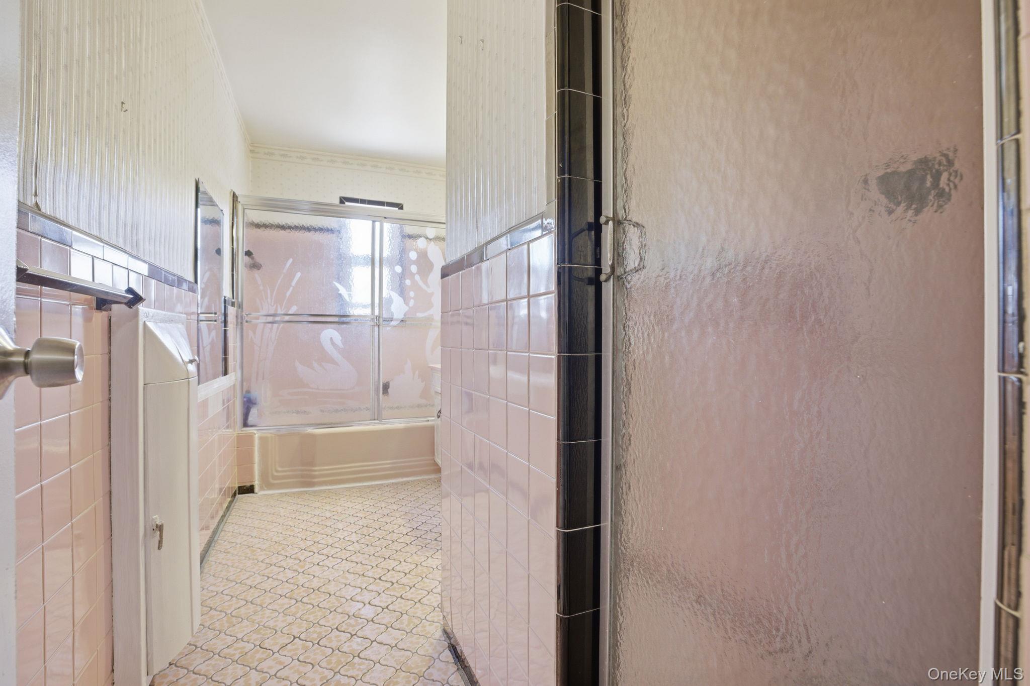 #12 photo, 2530 Bronxwood Avenue, Bronx , NY 10469