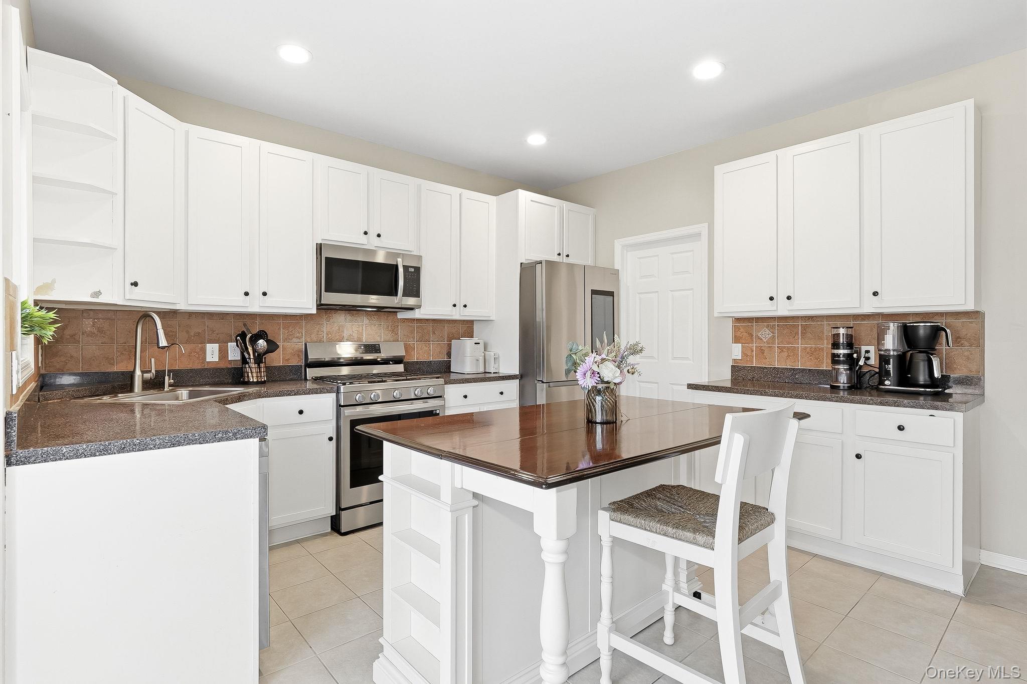 #16 photo, 18 Clearwater Court, Beacon , NY 12508