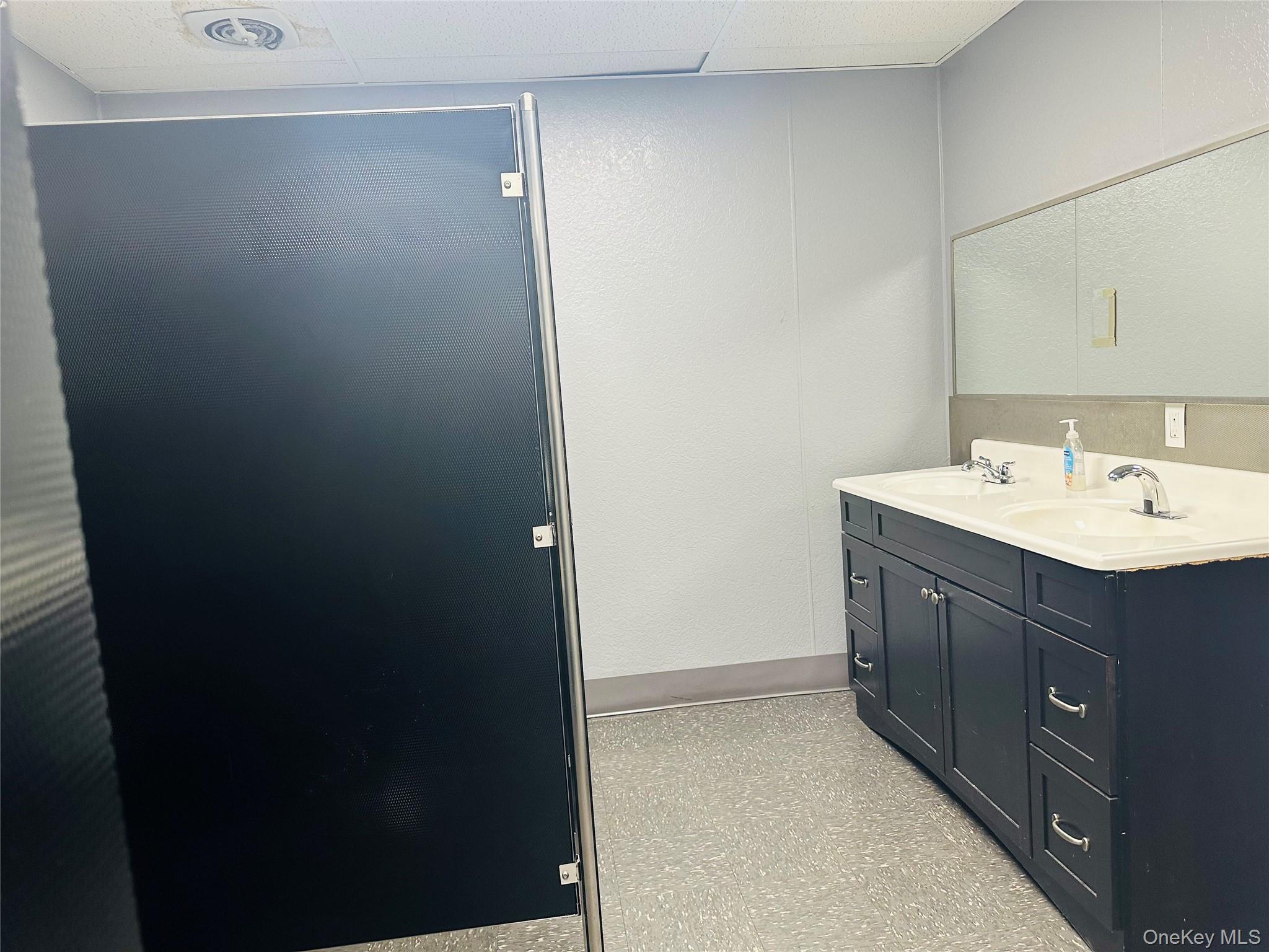 #10 photo, 95 State Street, ناسو Westbury , NY 11590