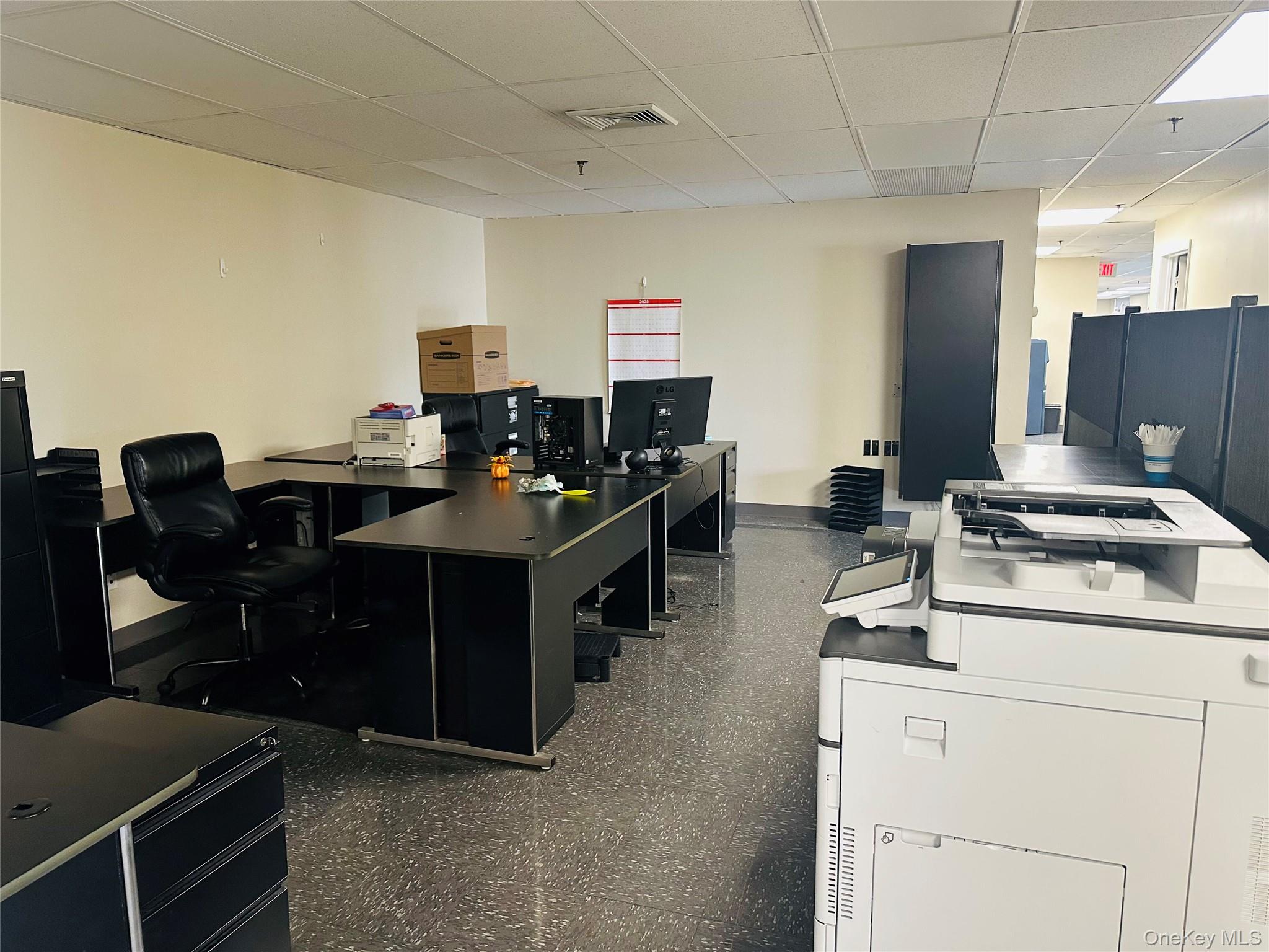 #13 photo, 95 State Street, ناسو Westbury , NY 11590