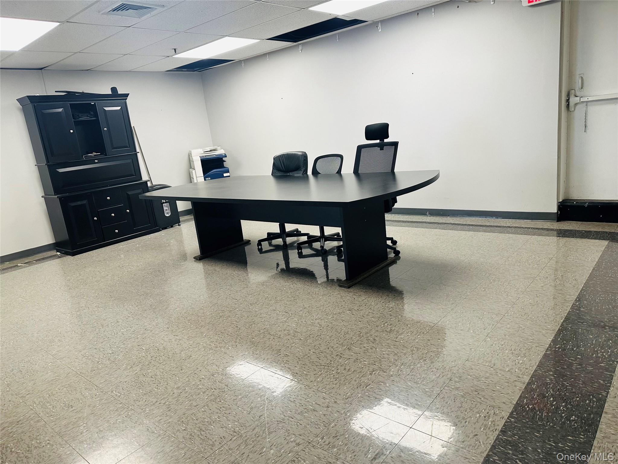 #14 photo, 95 State Street, ناسو Westbury , NY 11590