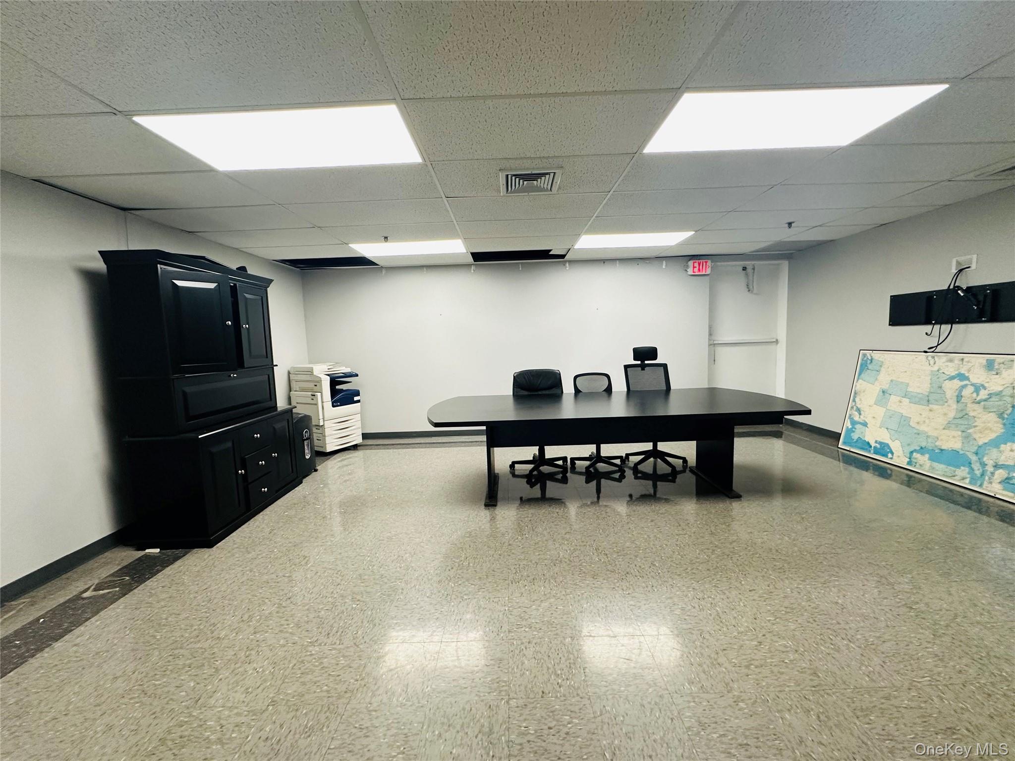 #16 photo, 95 State Street, ناسو Westbury , NY 11590