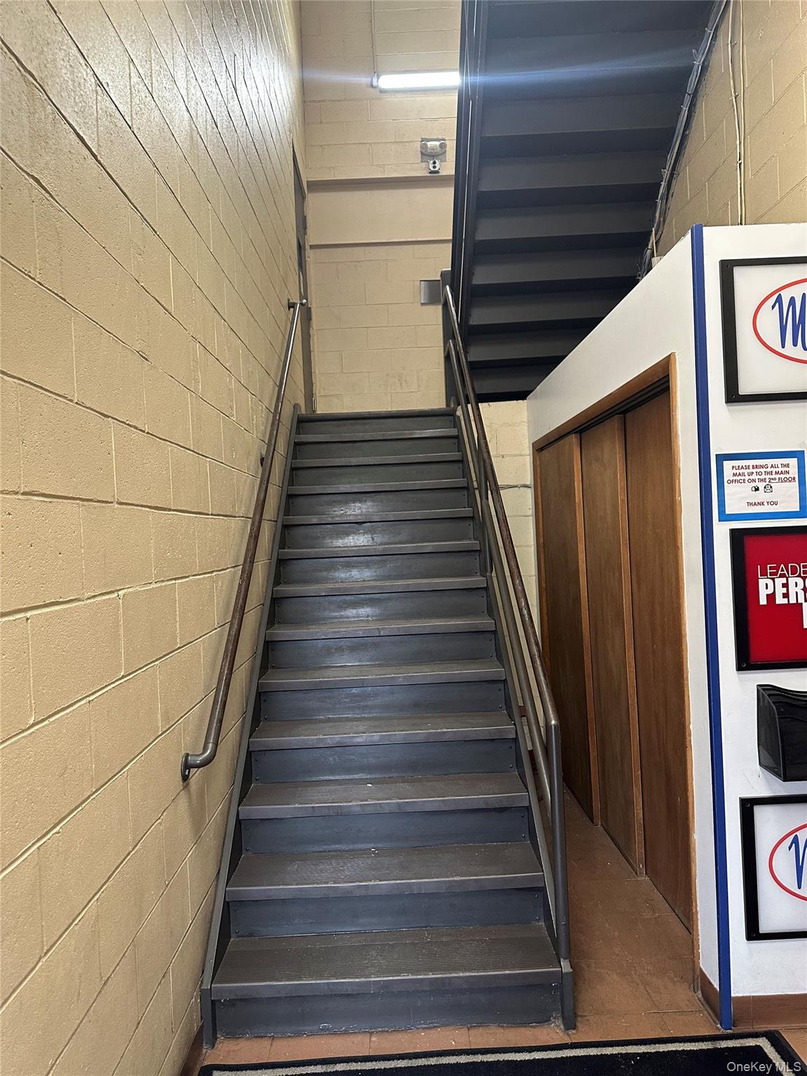 #2 photo, 95 State Street, ناسو Westbury , NY 11590