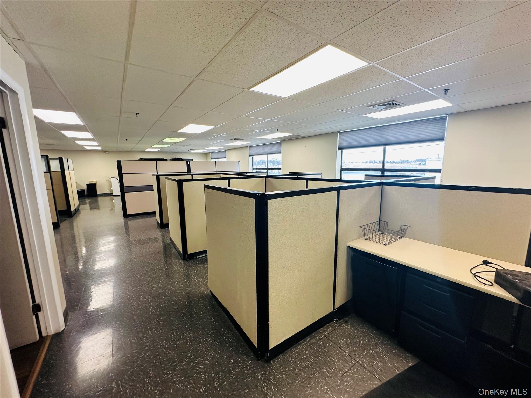 #4 photo, 95 State Street, ناسو Westbury , NY 11590