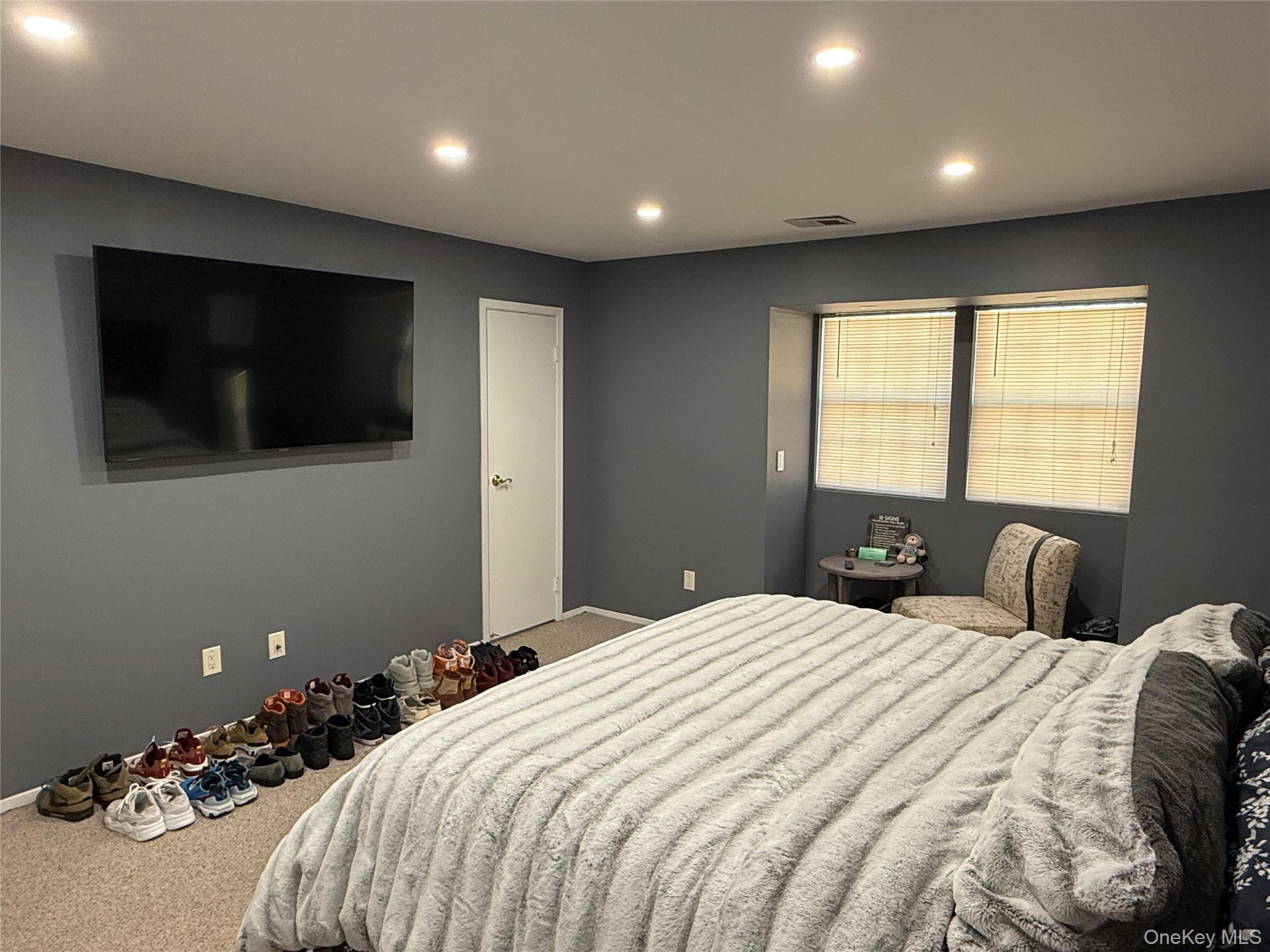 #13 photo, 12 Paine Commons, Yaphank , NY 11980