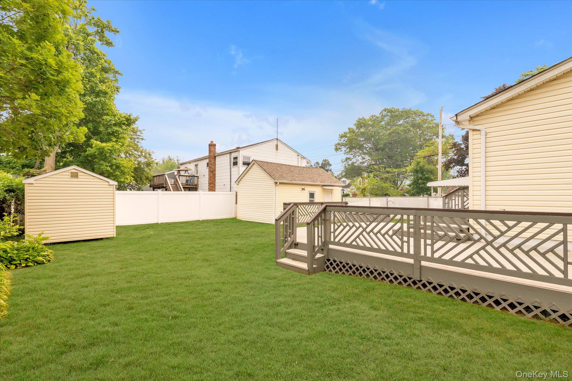 #19 photo, 117 Avenue B, سوفولك West Babylon , NY 11704