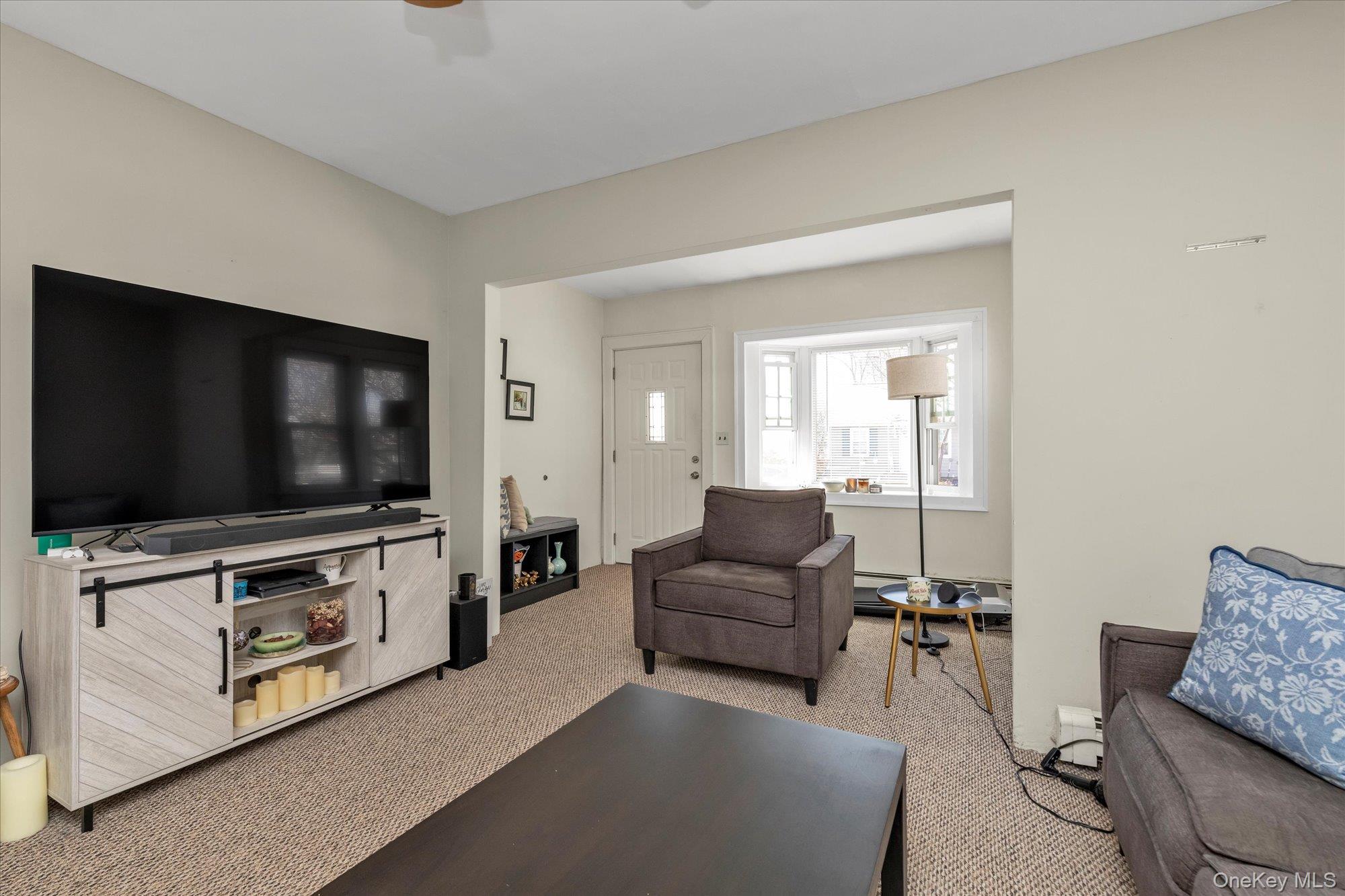 #4 photo, 117 Avenue B, سوفولك West Babylon , NY 11704