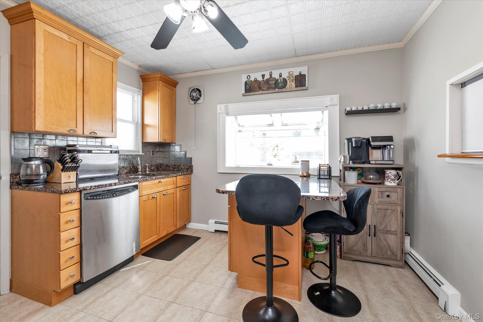 #8 photo, 117 Avenue B, سوفولك West Babylon , NY 11704