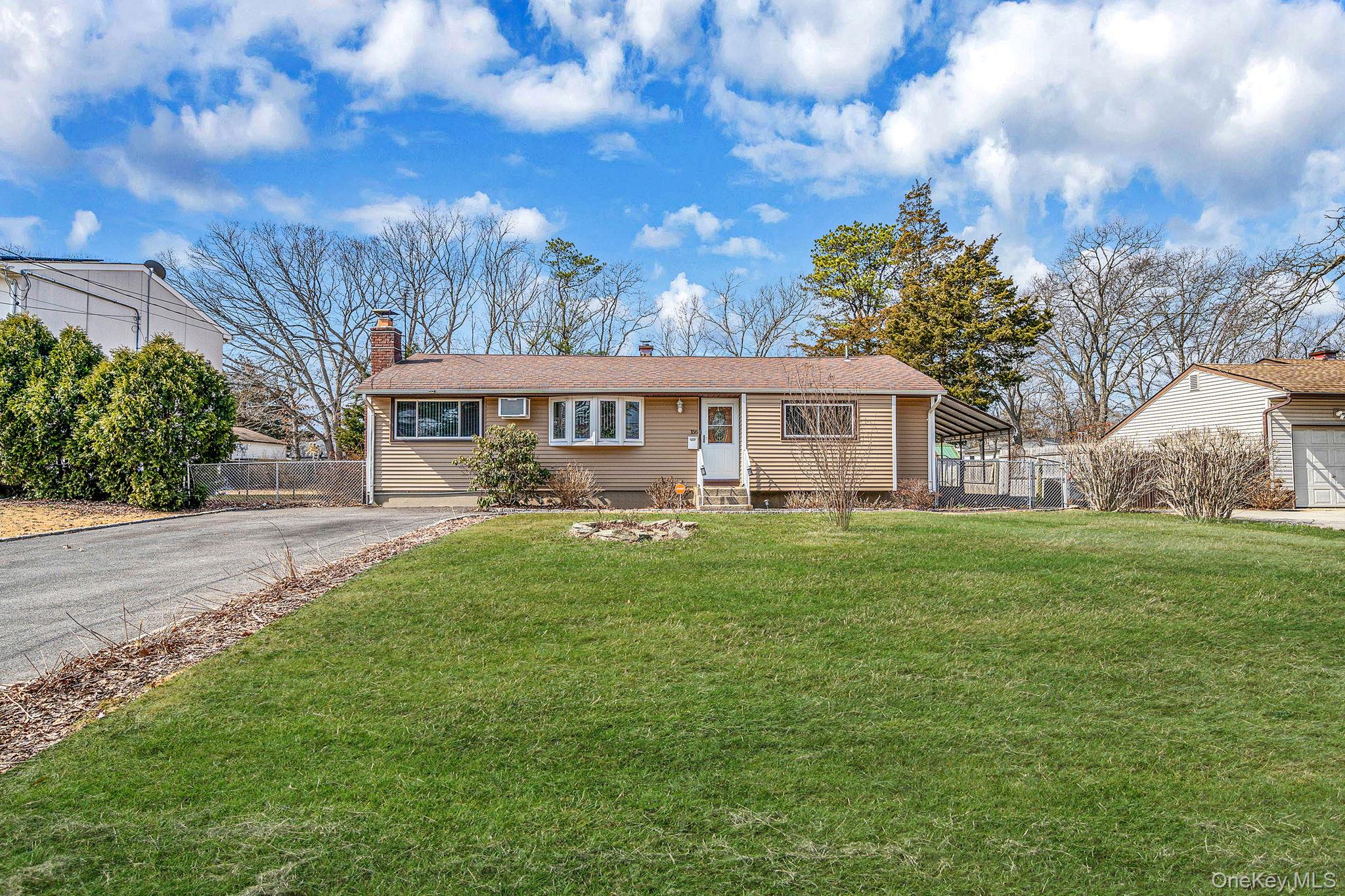 #1 photo, 156 Gibbs Road, سوفولك Central Islip , NY 11722