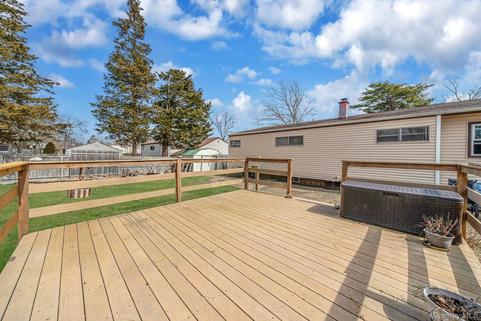 #12 photo, 156 Gibbs Road, سوفولك Central Islip , NY 11722