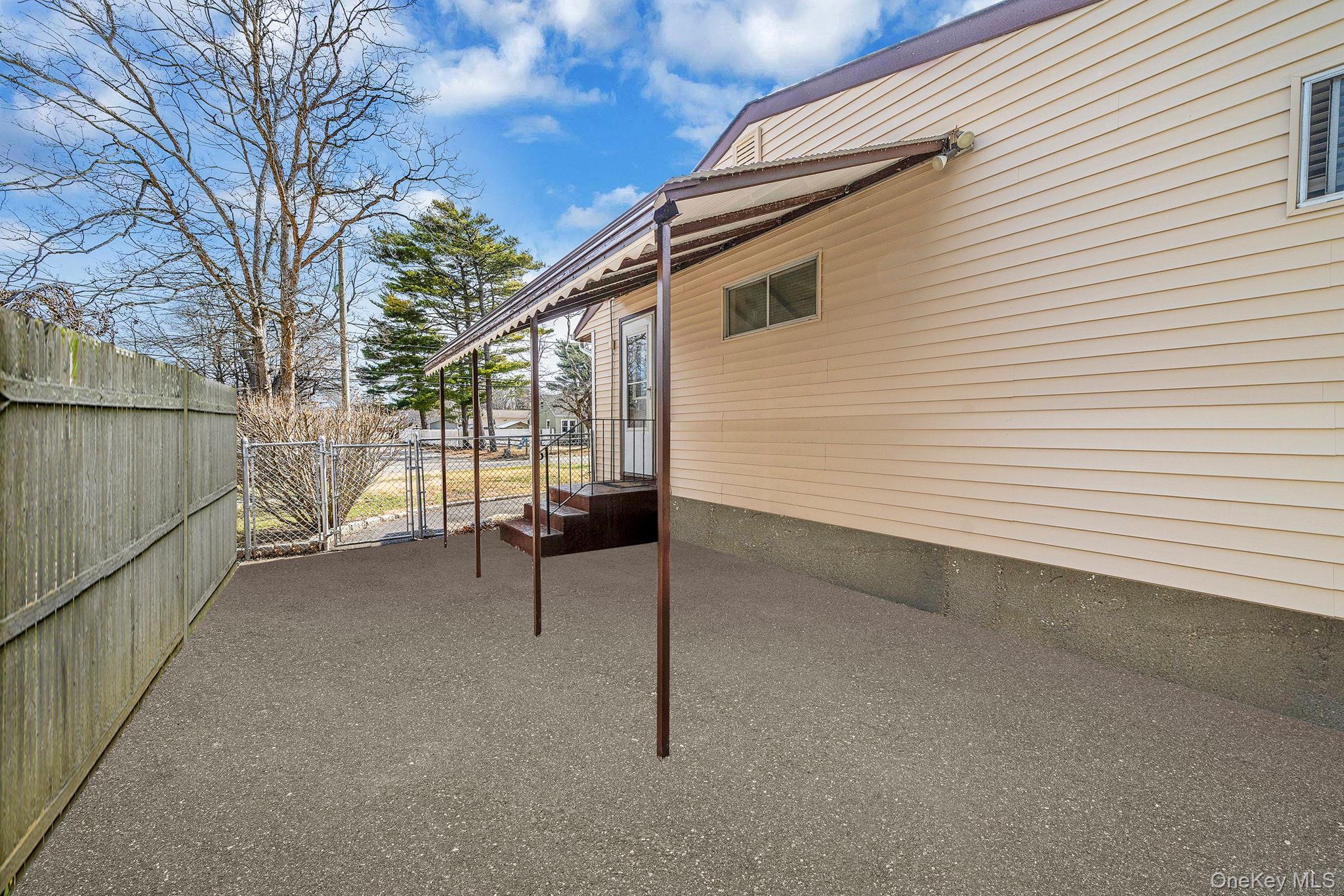 #5 photo, 156 Gibbs Road, سوفولك Central Islip , NY 11722