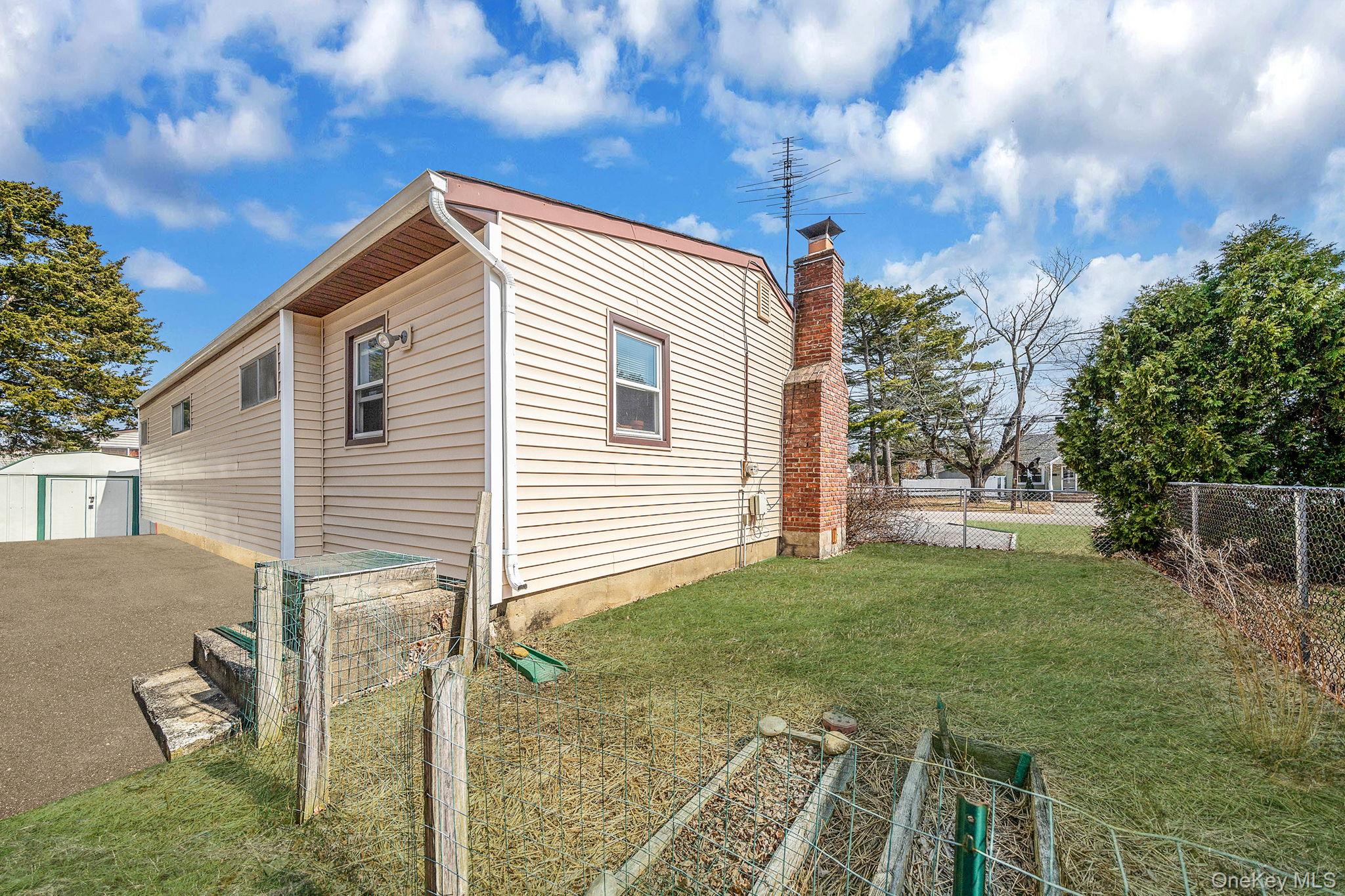 #6 photo, 156 Gibbs Road, سوفولك Central Islip , NY 11722