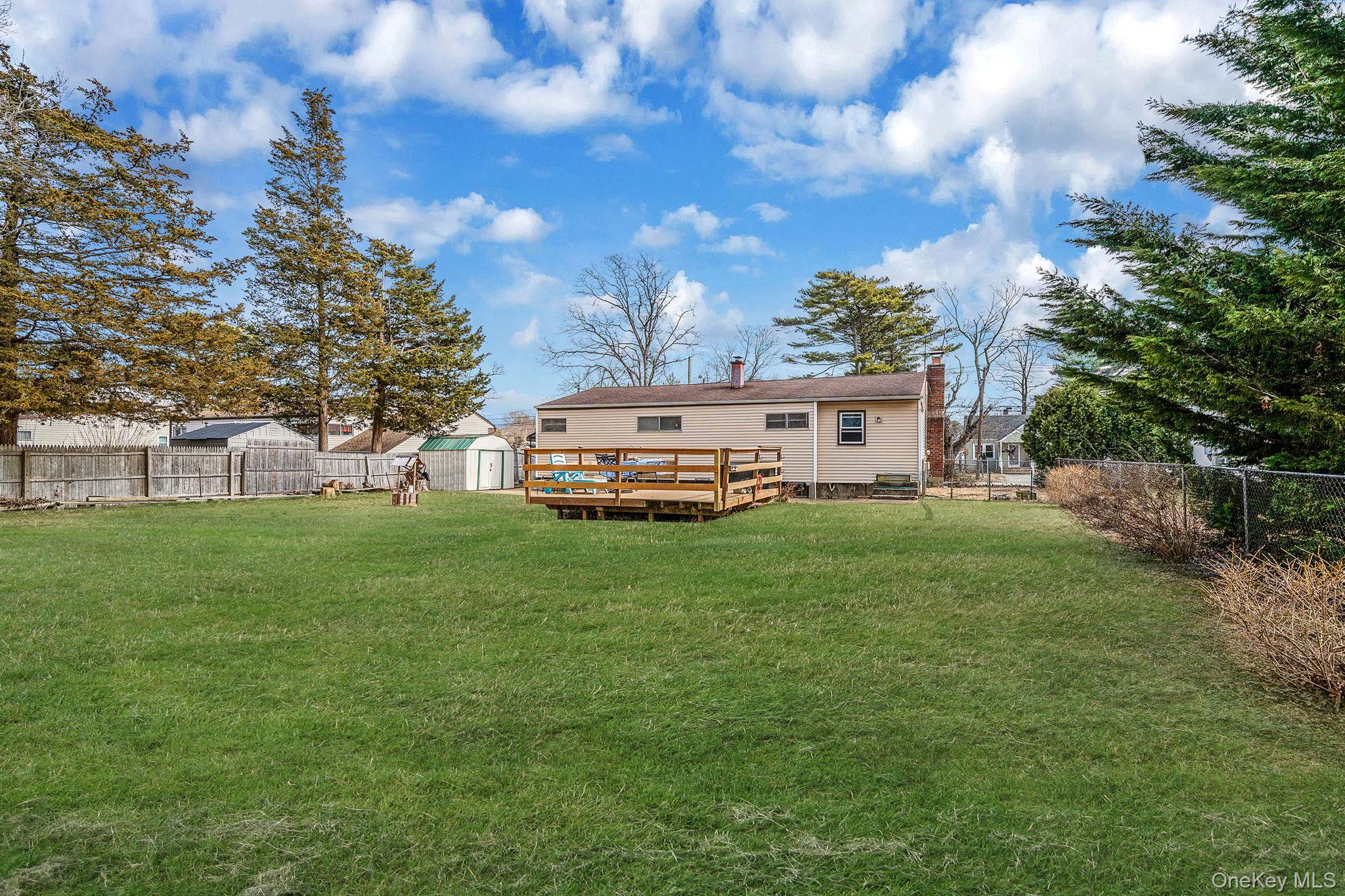 #8 photo, 156 Gibbs Road, سوفولك Central Islip , NY 11722