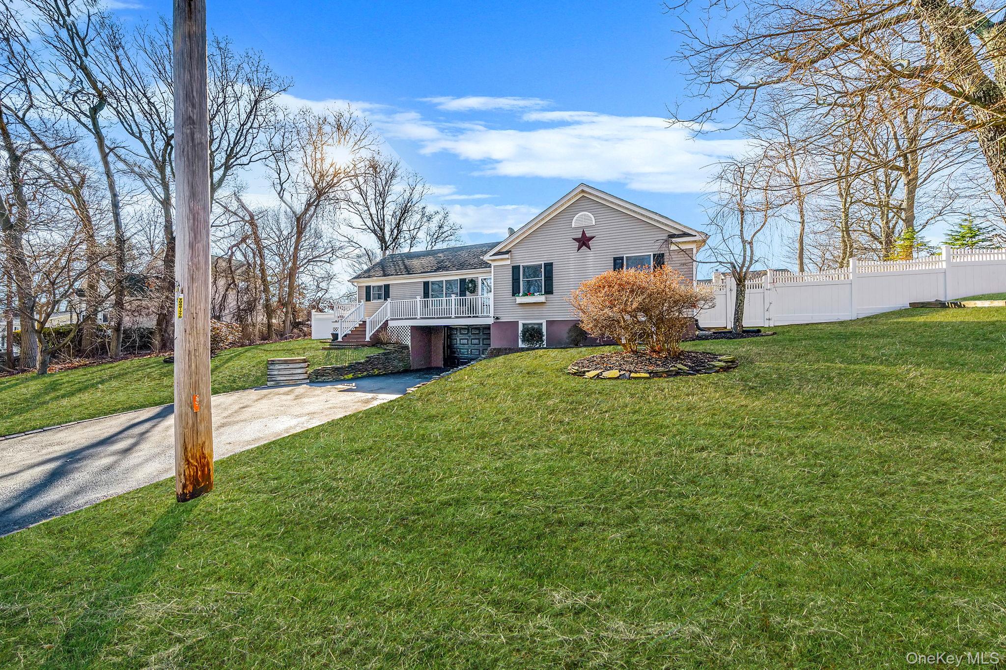 #2 photo, 50 Violet Road, سوفولك Rocky Point , NY 11778