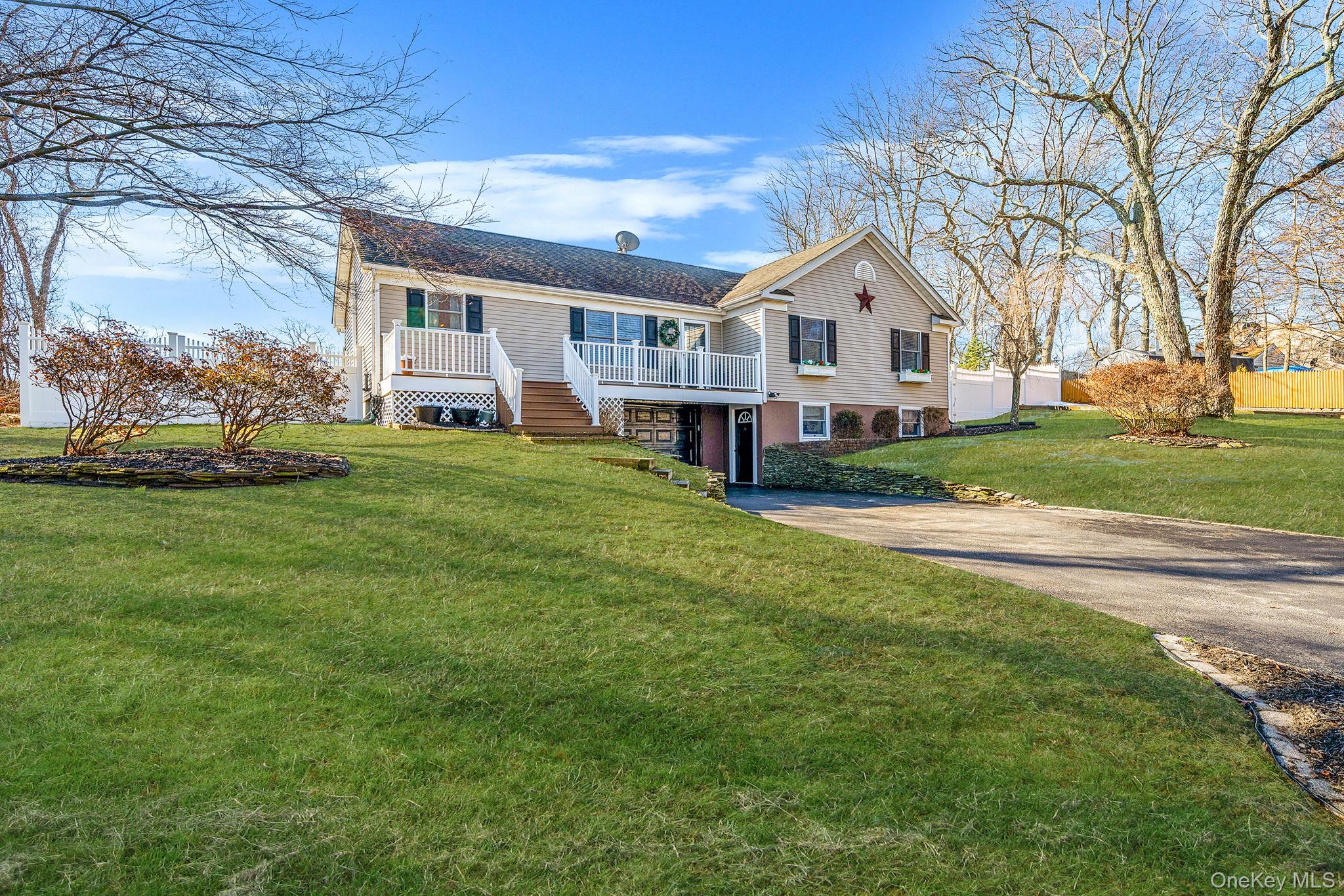 #3 photo, 50 Violet Road, سوفولك Rocky Point , NY 11778