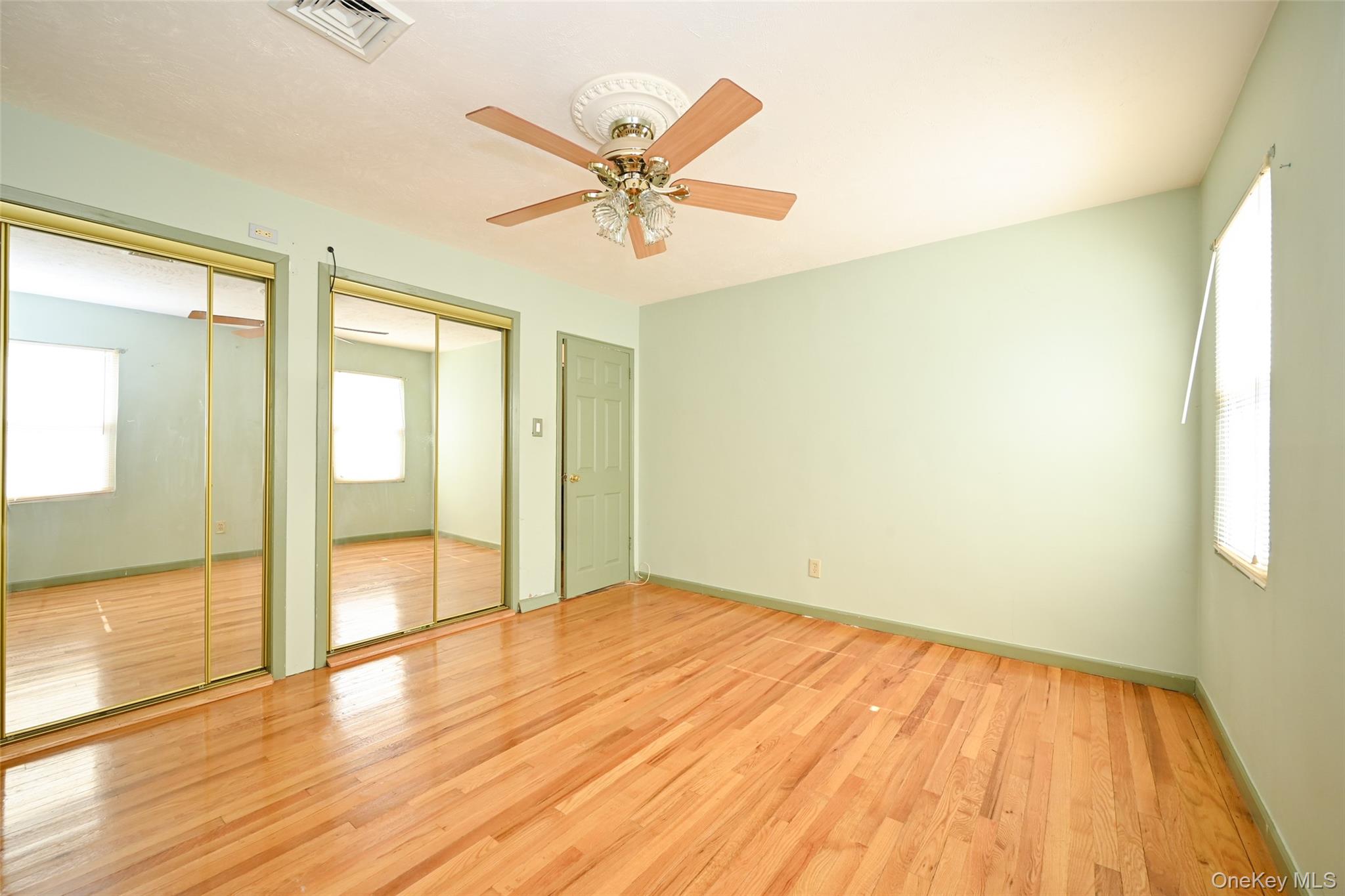 #11 photo, 82-44 263rd Street, कुईंस Glen Oaks , NY 11004