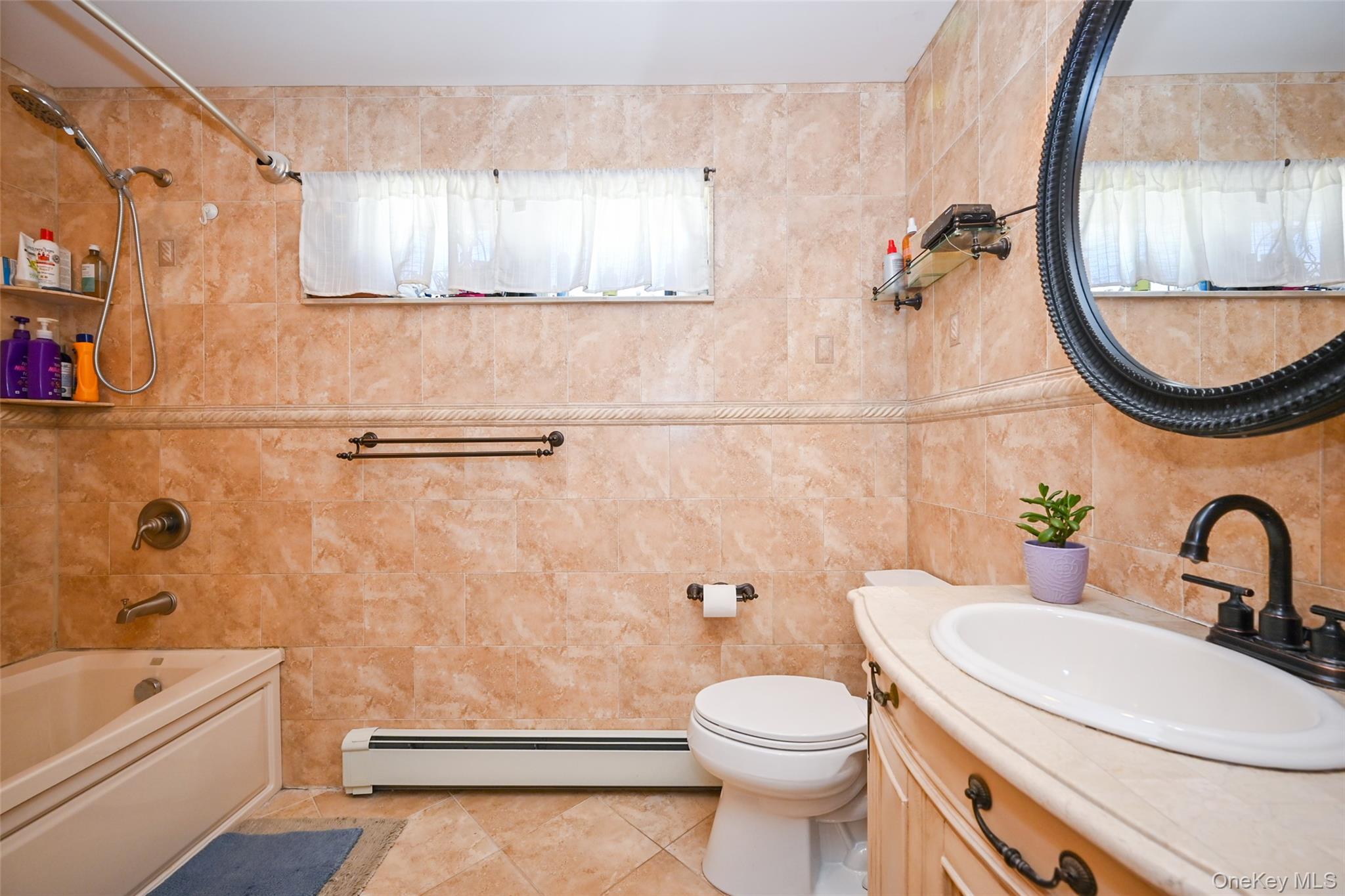 #13 photo, 82-44 263rd Street, कुईंस Glen Oaks , NY 11004