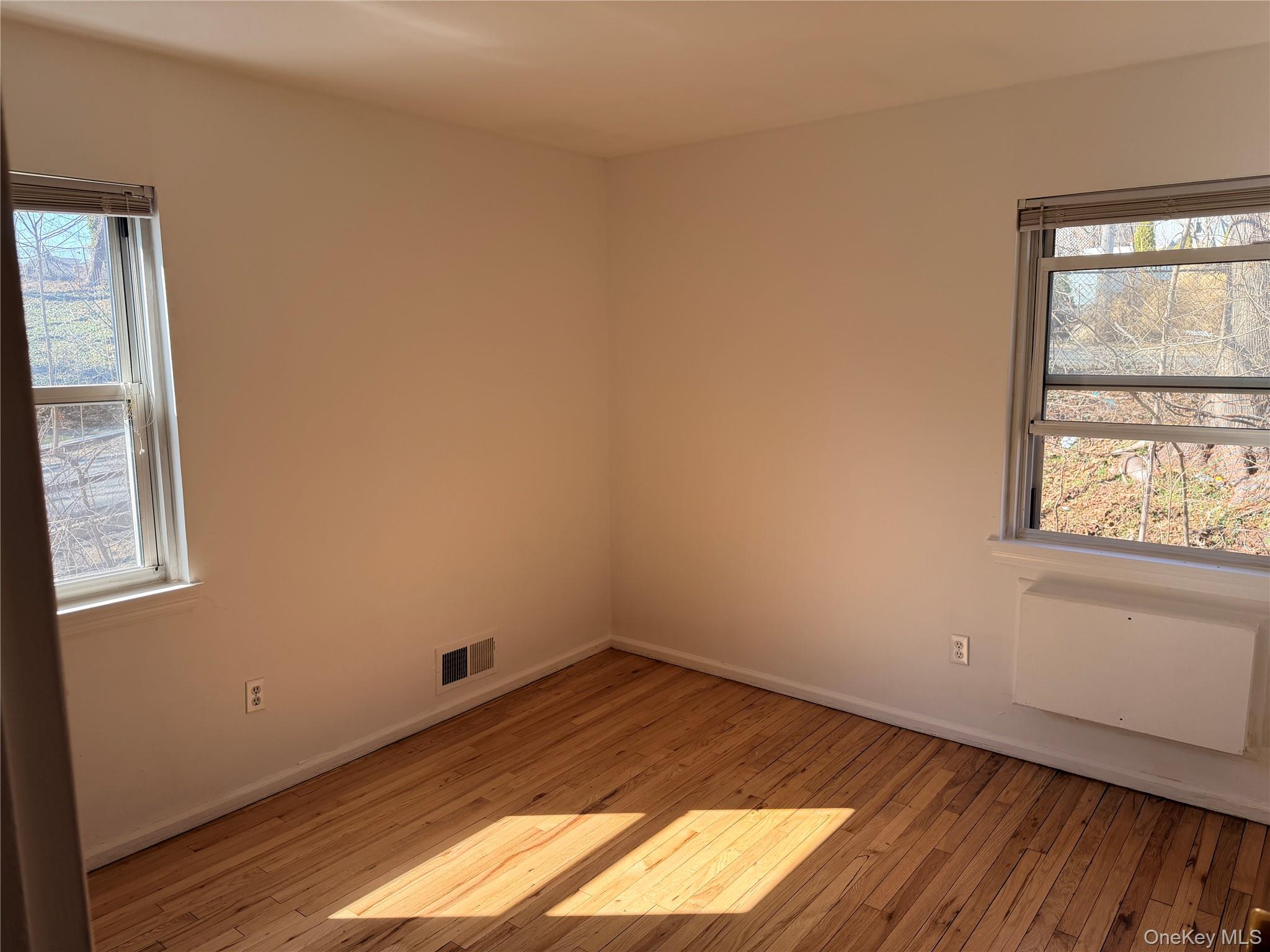 #12 photo, 86 McLoughlin Street, Glen Cove , NY 11542