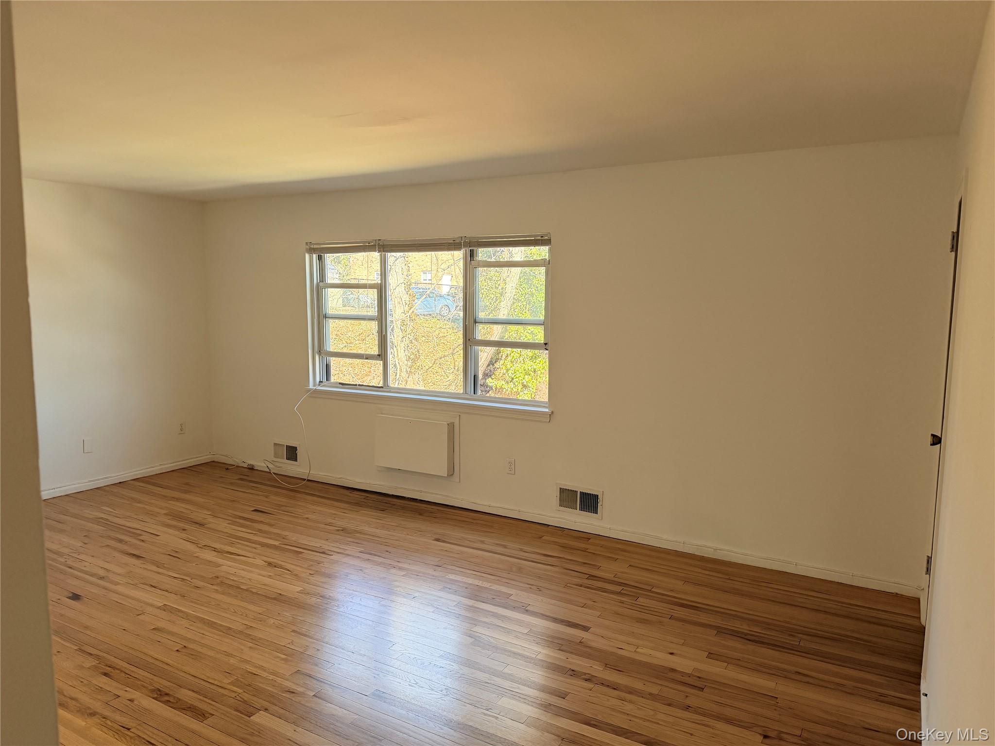 #9 photo, 86 McLoughlin Street, Glen Cove , NY 11542