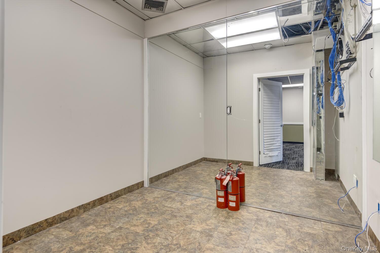 #17 photo, 1575 Hillside Avenue, Нассау ‖ New Hyde Park , NY 11040