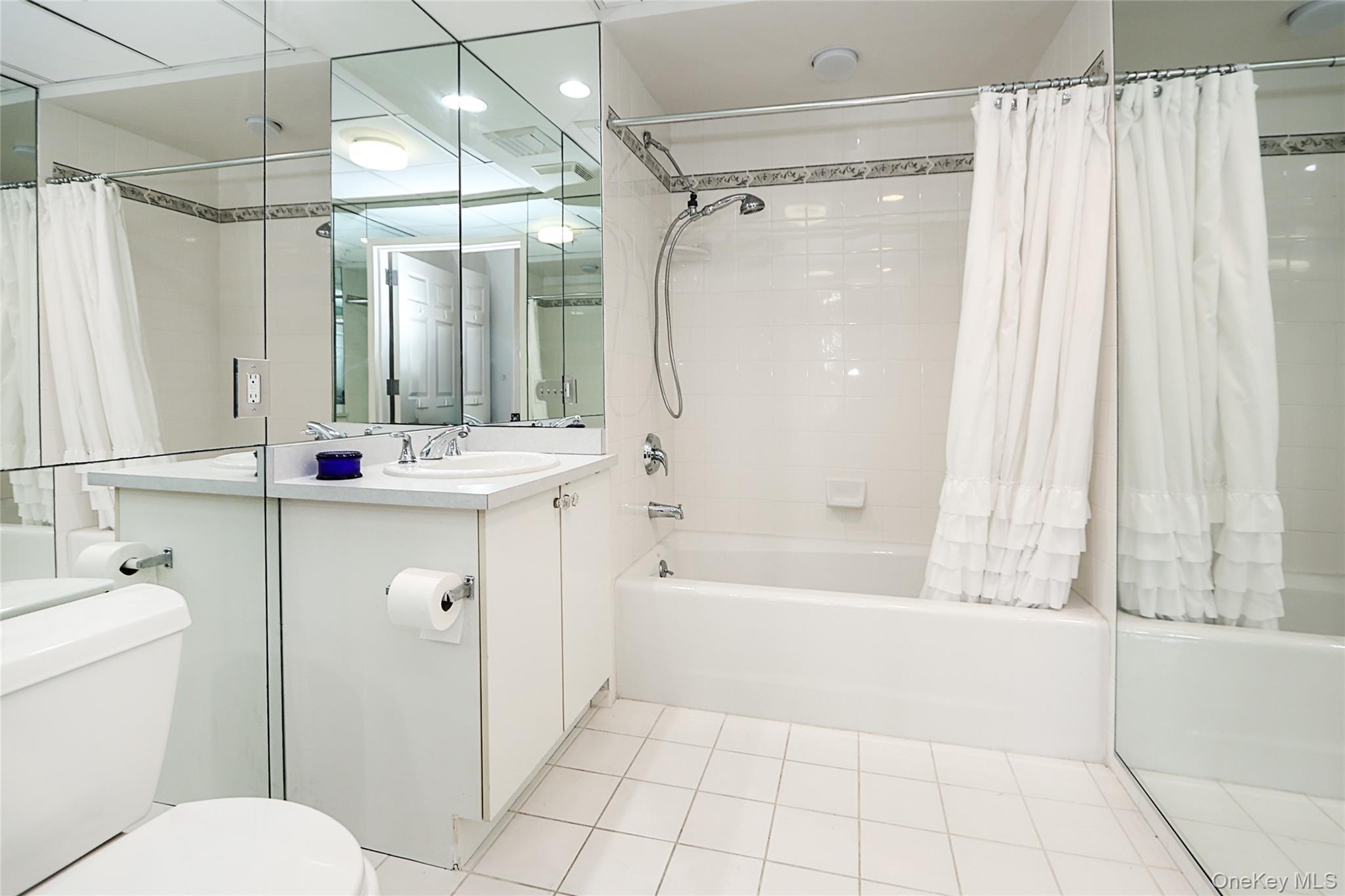 #18 photo, 100 Harbor View Drive, מחוז נסאו Port Washington , NY 11050