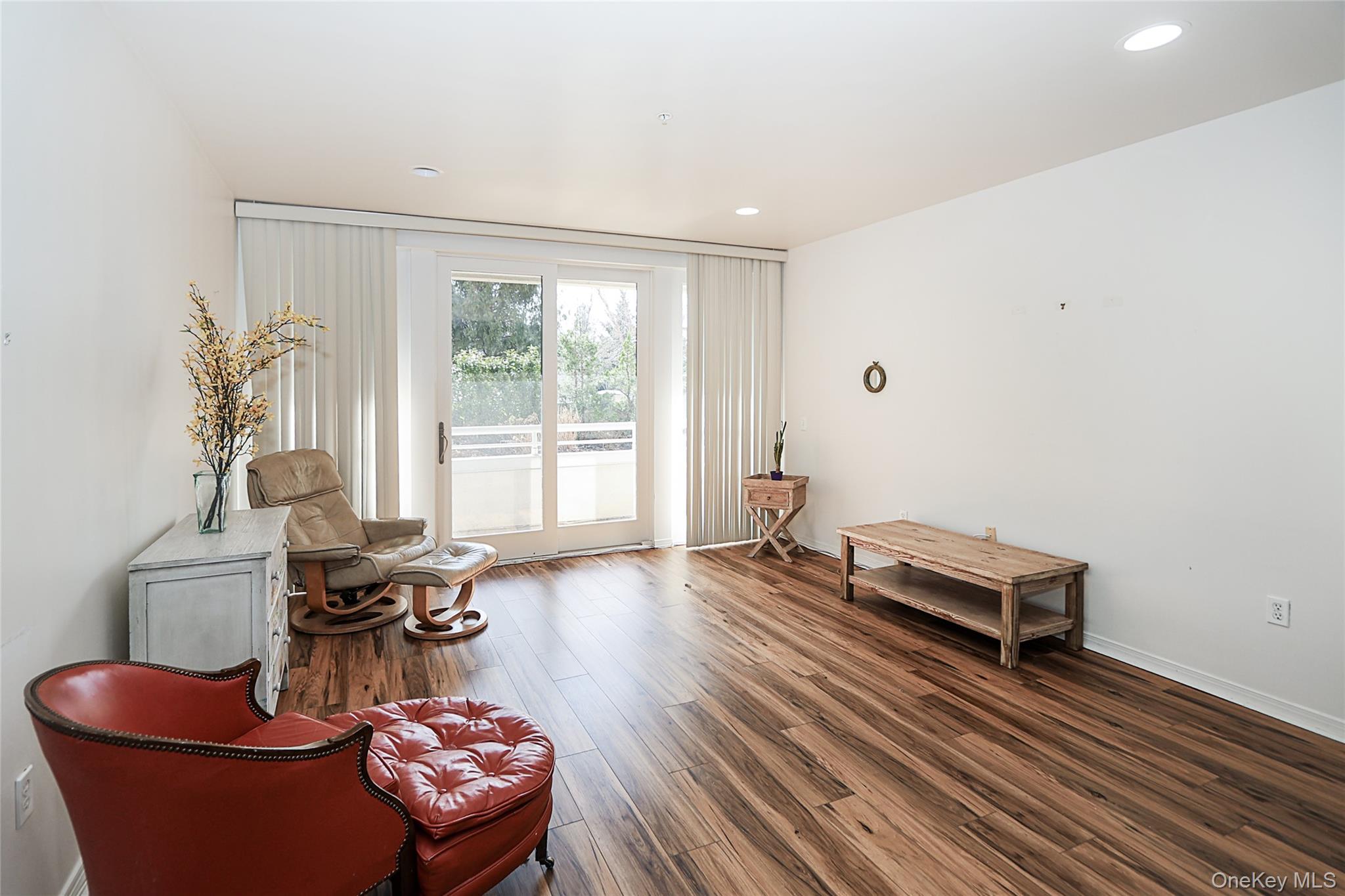 #8 photo, 100 Harbor View Drive, מחוז נסאו Port Washington , NY 11050