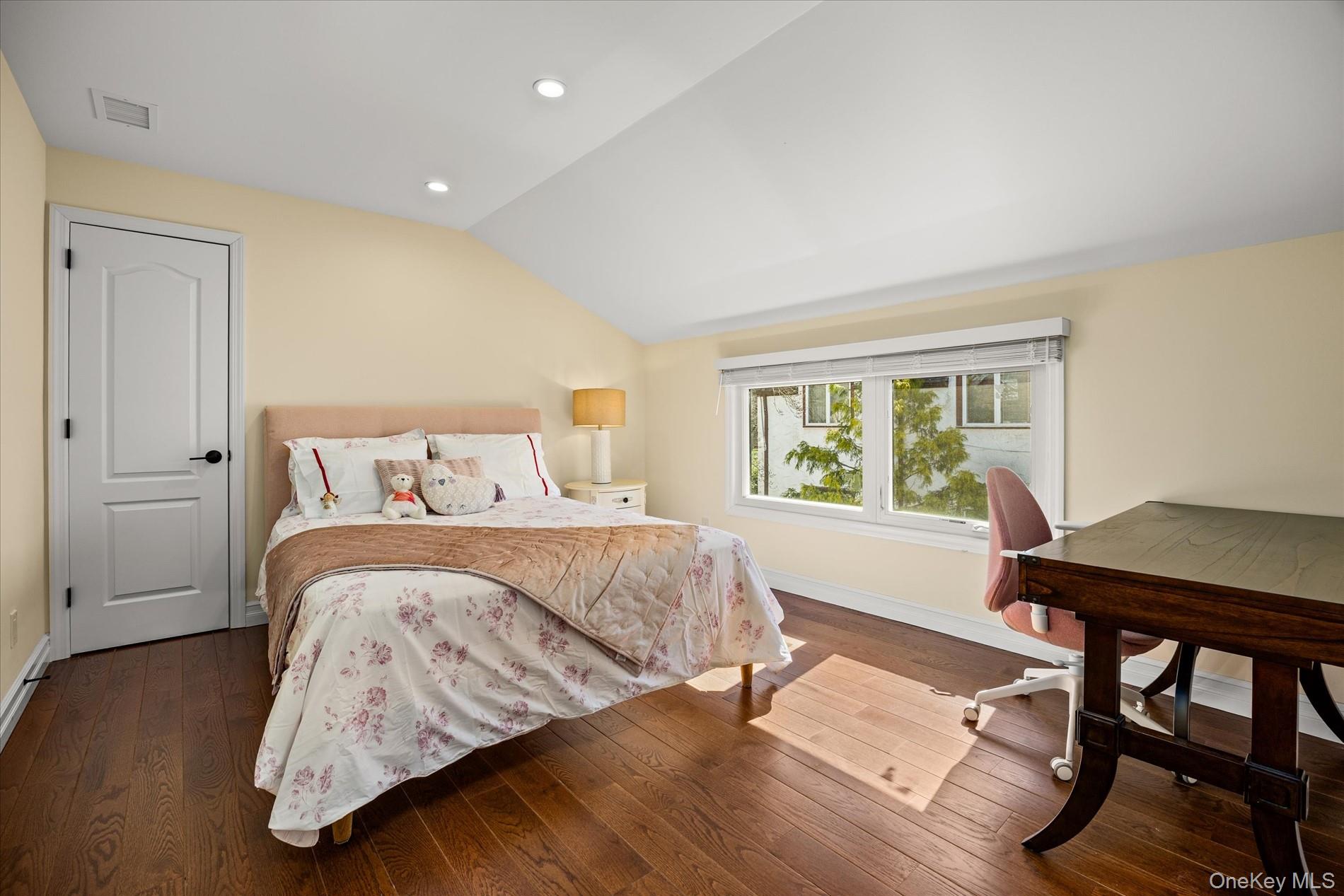 #16 photo, 45 Tain Drive, Great Neck , NY 11021