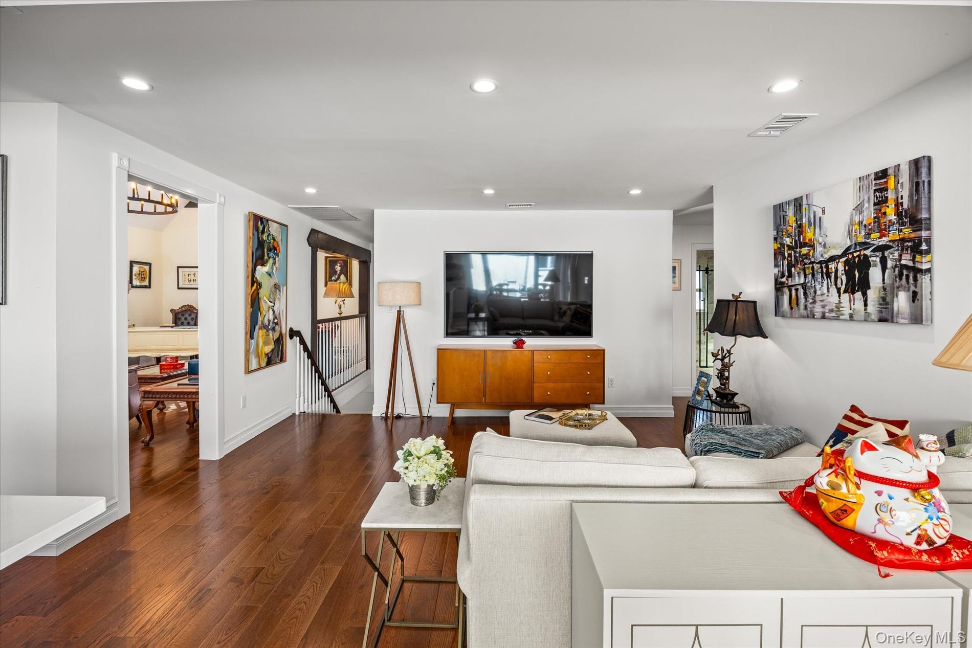 #9 photo, 45 Tain Drive, Great Neck , NY 11021