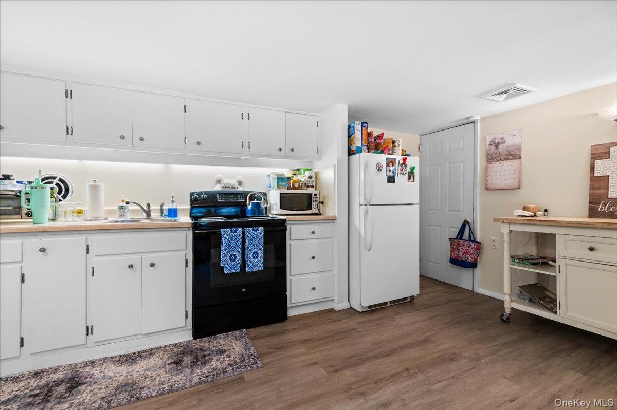 #13 photo, 41 Lakeside Drive, Centerport , NY 11721