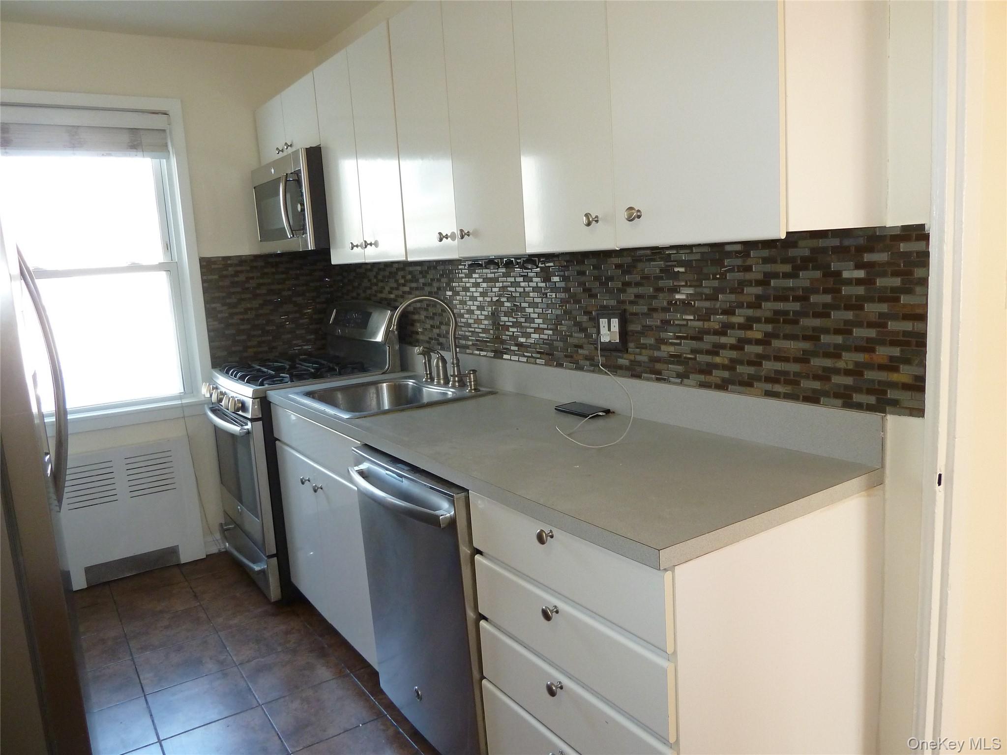 #10 photo, 25125 71st Avenue, Bellerose , NY 11426