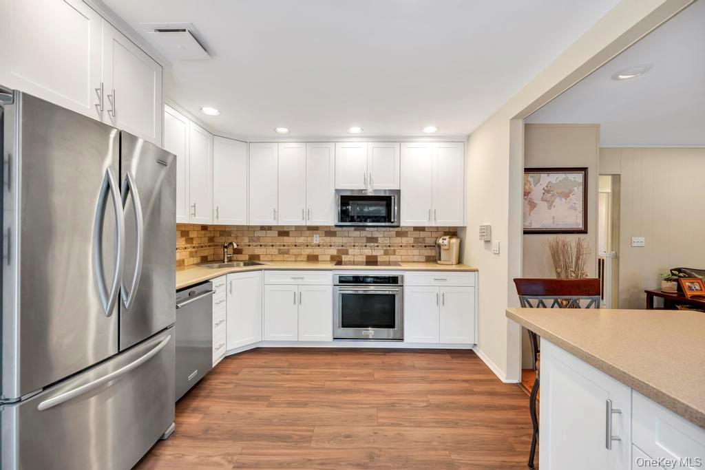 #11 photo, 19 Spyglass Lane, East Setauket , NY 11733