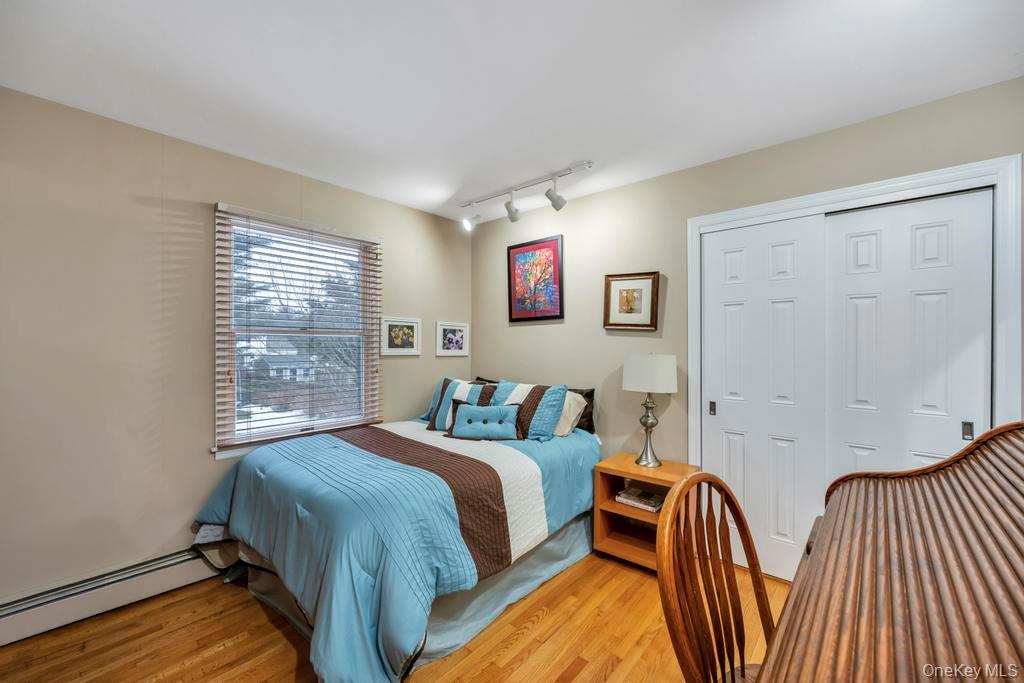 #17 photo, 19 Spyglass Lane, East Setauket , NY 11733