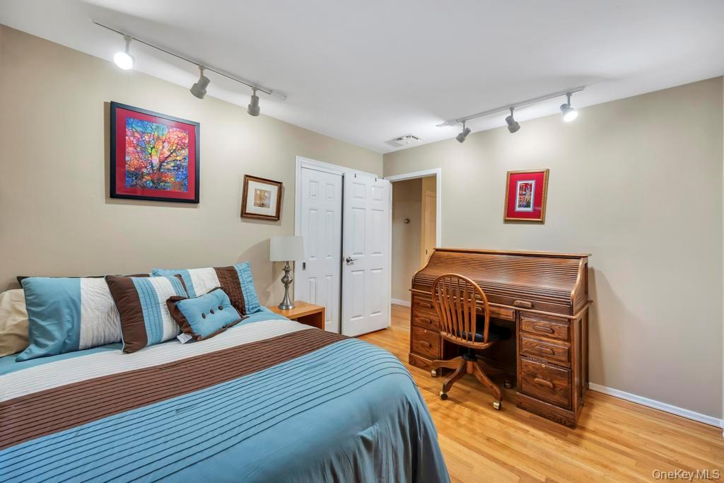 #18 photo, 19 Spyglass Lane, East Setauket , NY 11733