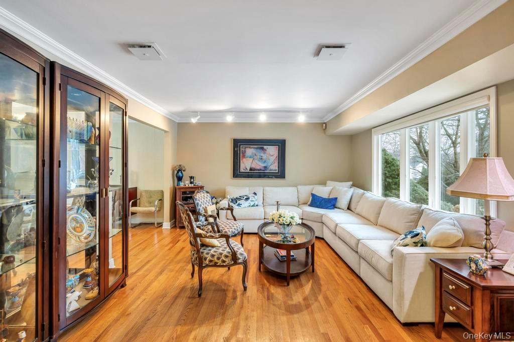 #4 photo, 19 Spyglass Lane, East Setauket , NY 11733