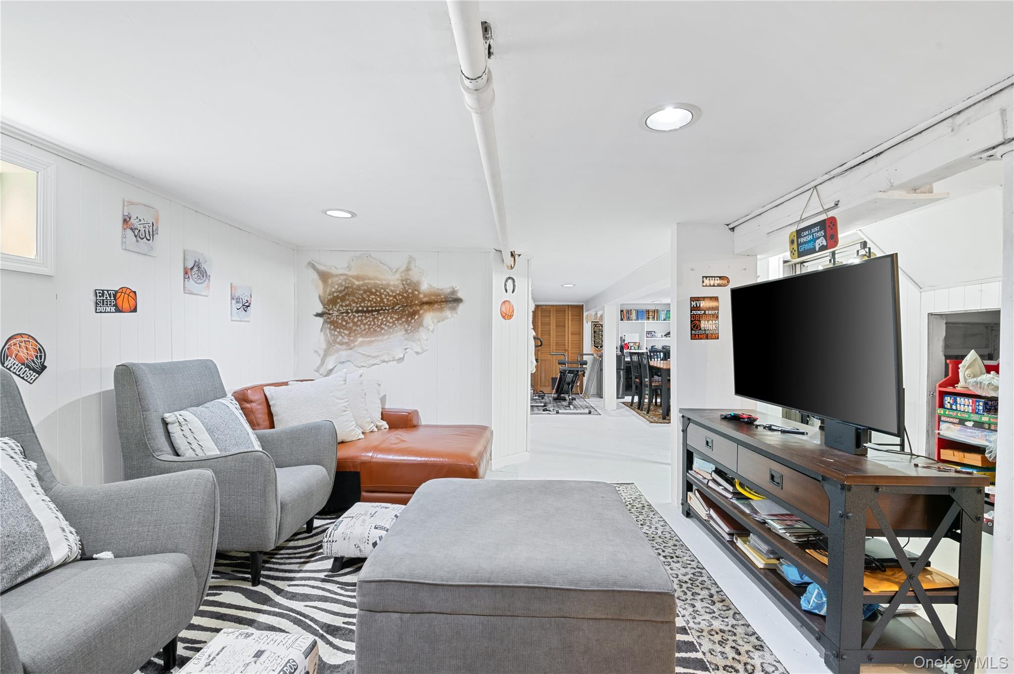 #16 photo, 408 Wellington Road, Mineola , NY 11501