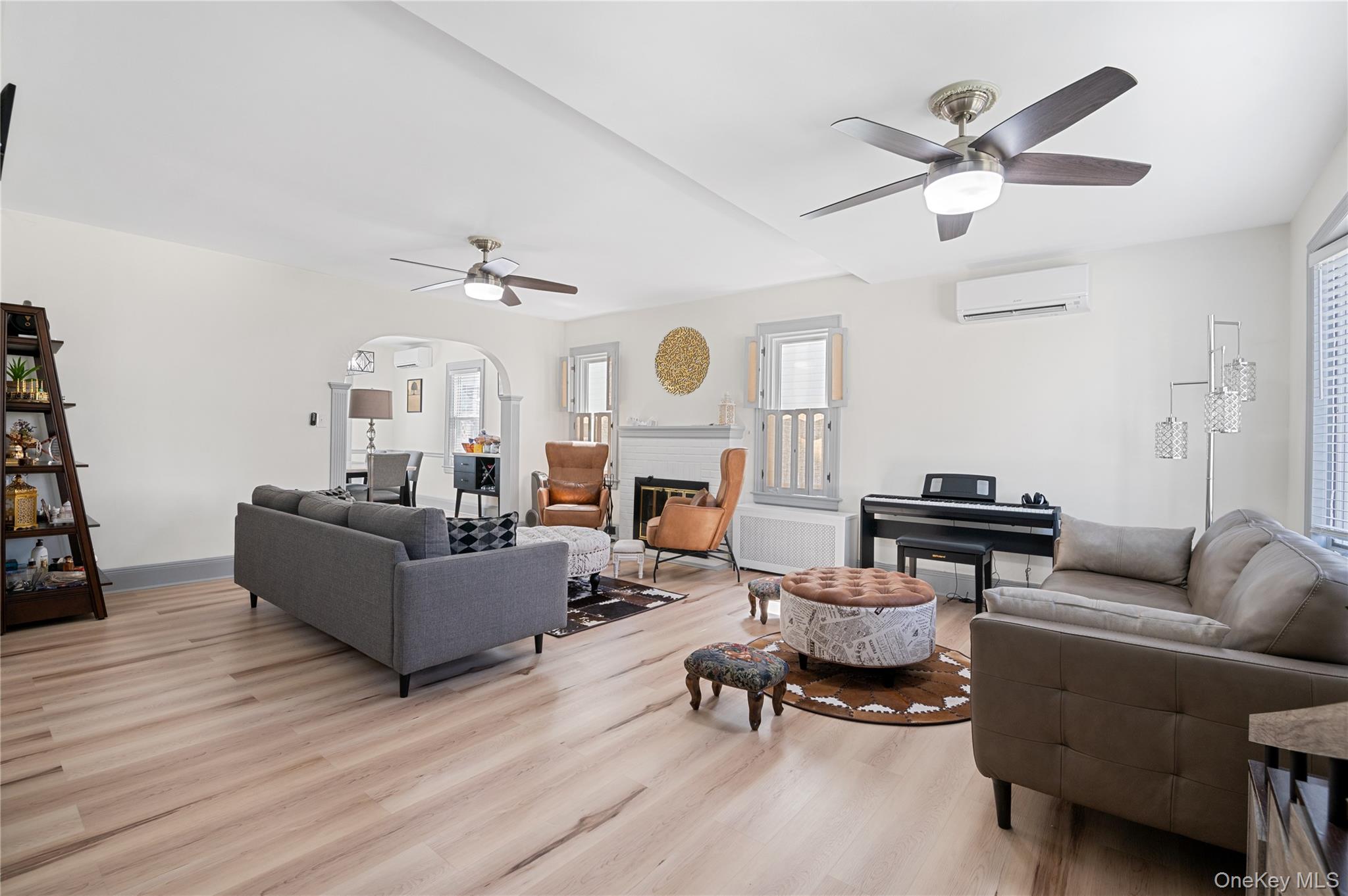 #3 photo, 408 Wellington Road, Mineola , NY 11501