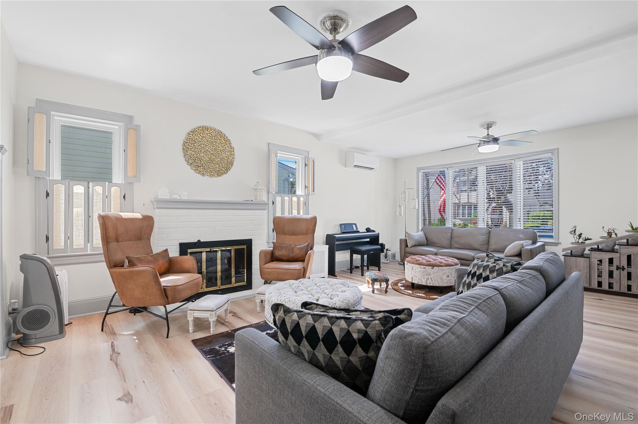 #4 photo, 408 Wellington Road, Mineola , NY 11501