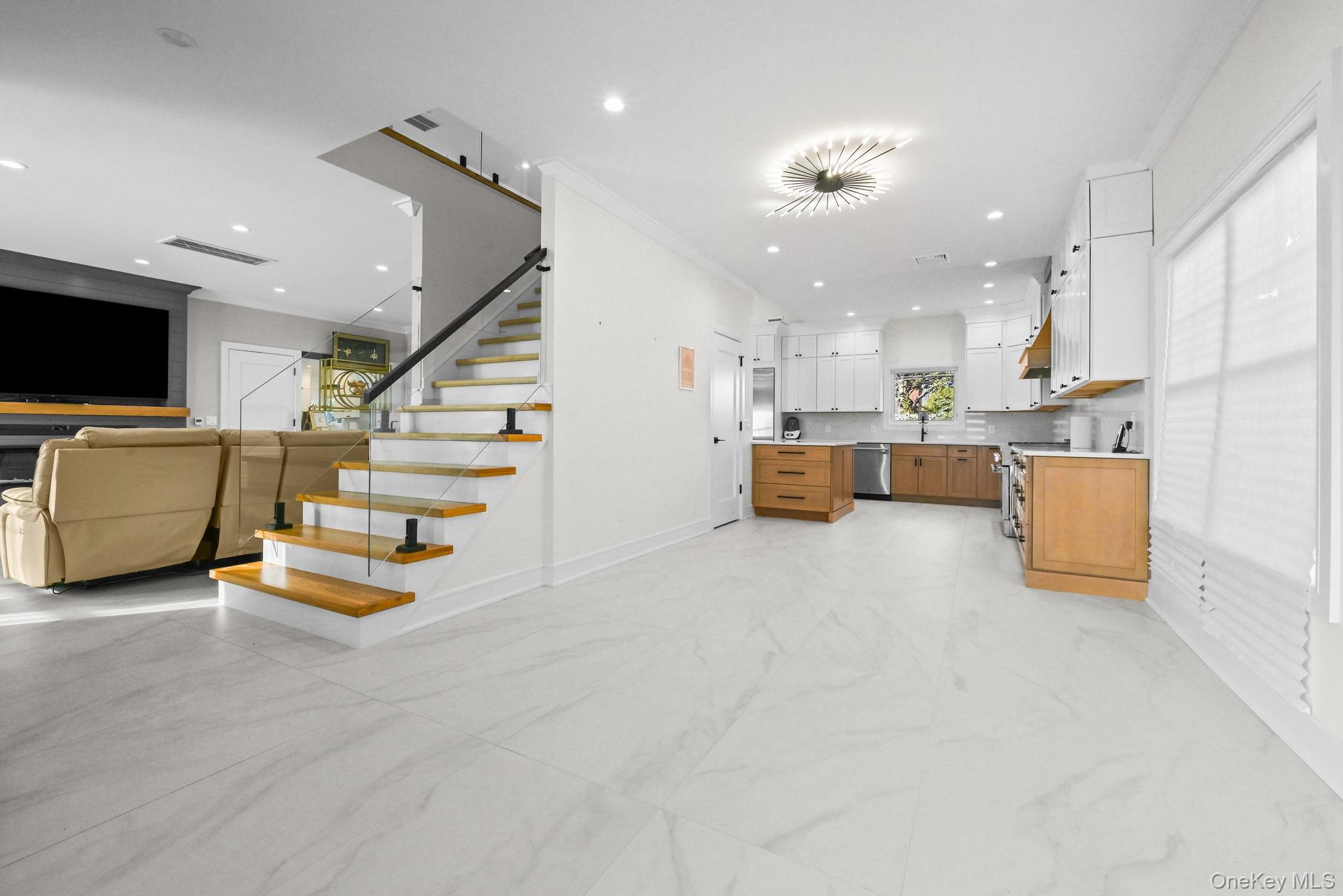 #11 photo, 36 Foster Lane, Нассау ‖ Westbury , NY 11590