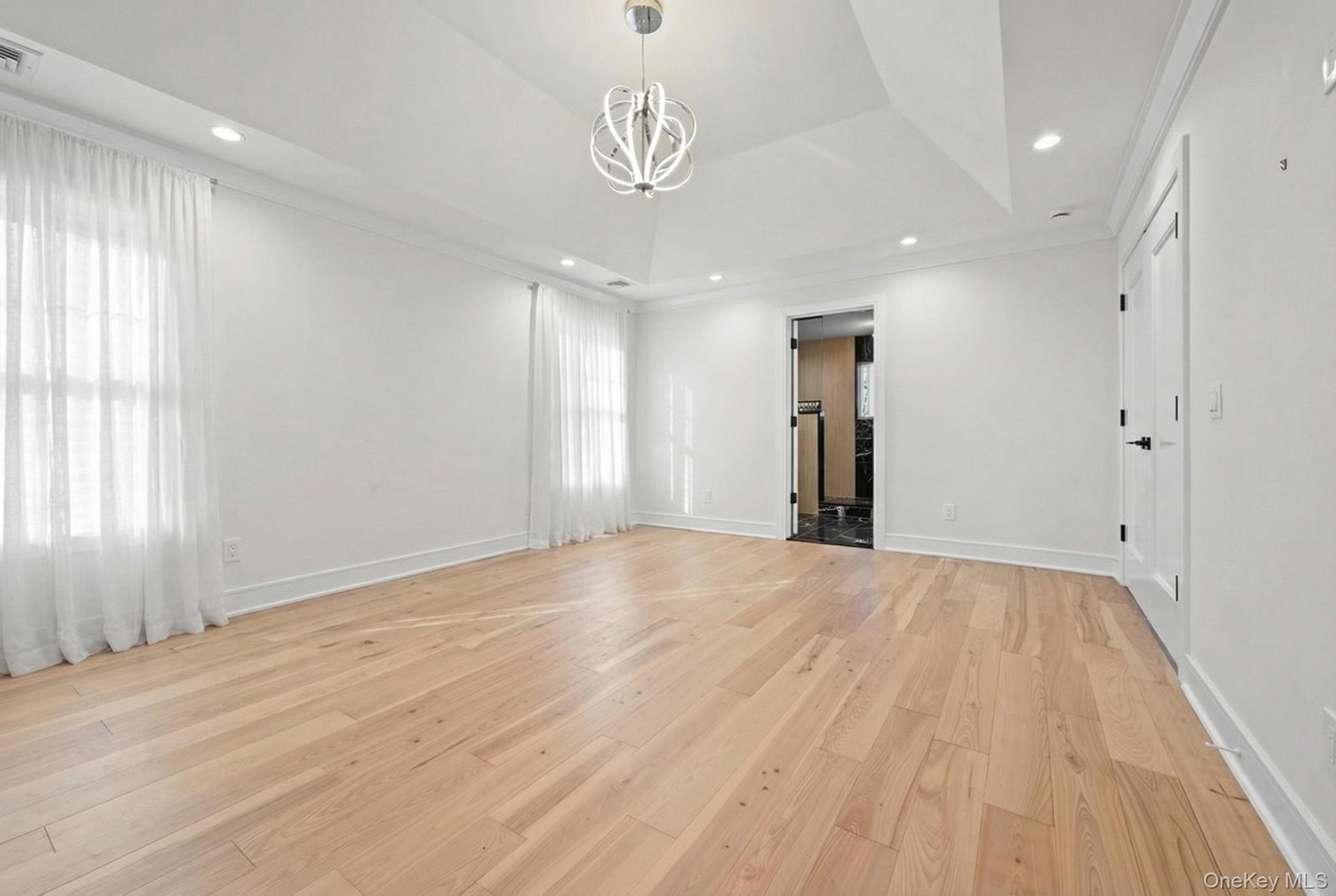 #18 photo, 36 Foster Lane, Нассау ‖ Westbury , NY 11590