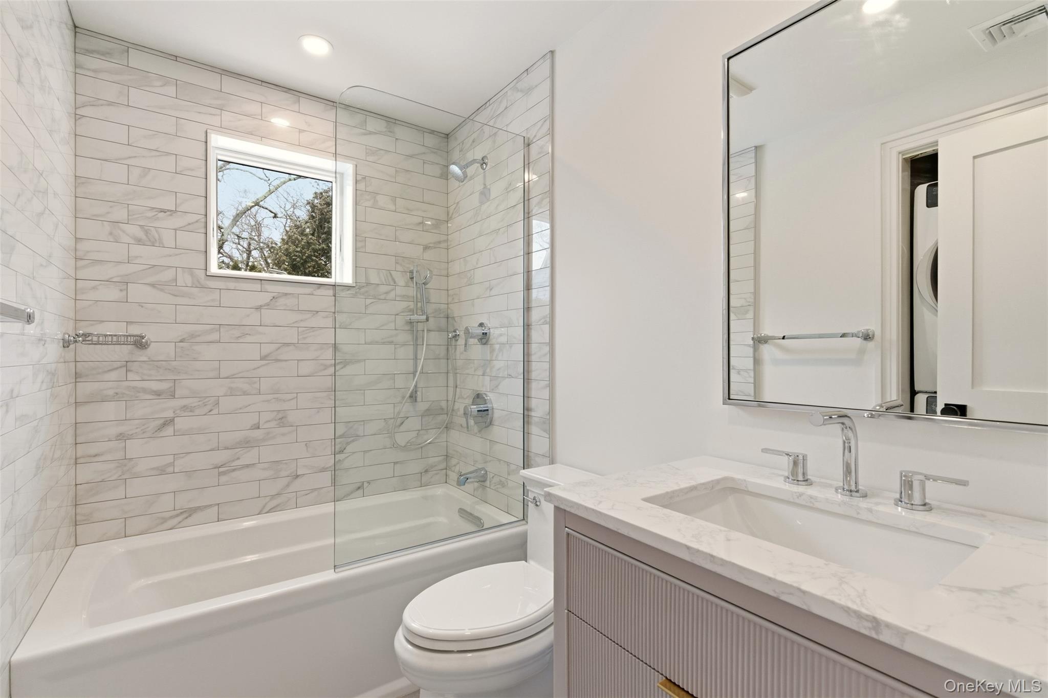 #7 photo, 98 Burt Avenue, Northport , NY 11768