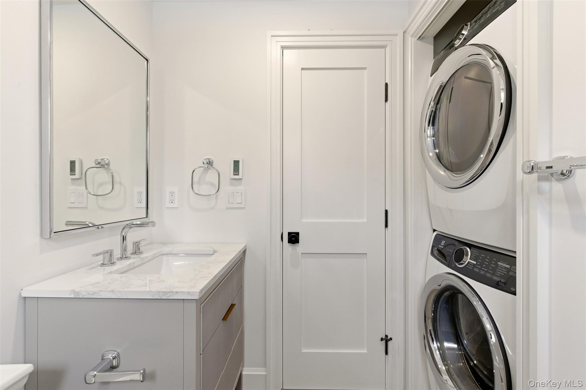 #8 photo, 98 Burt Avenue, Northport , NY 11768