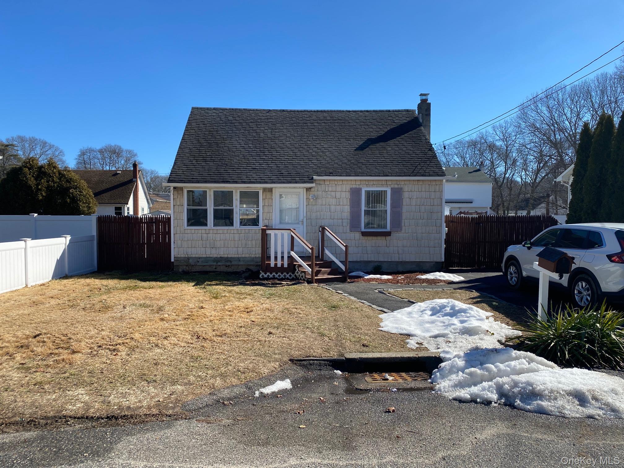 #1 photo, 9 Beechwood Drive, سوفولك Shirley , NY 11967