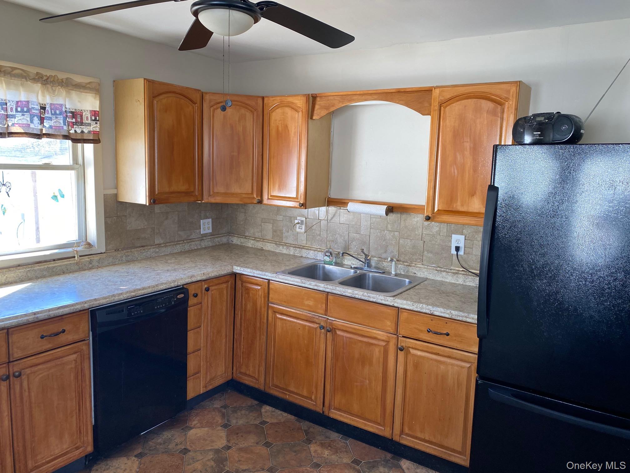 #11 photo, 9 Beechwood Drive, سوفولك Shirley , NY 11967