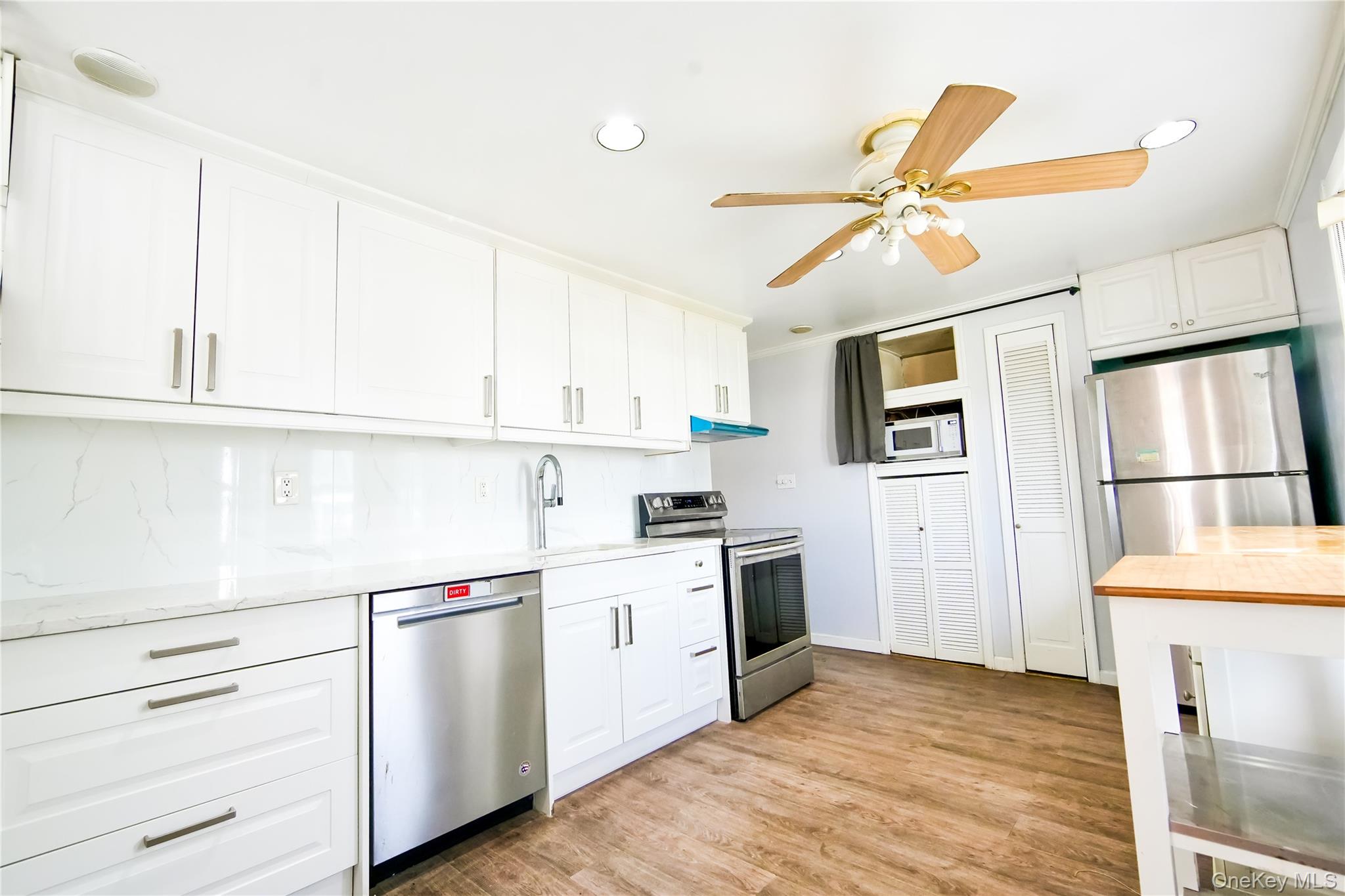 #5 photo, 32 Needle Lane, ناسو Levittown , NY 11756