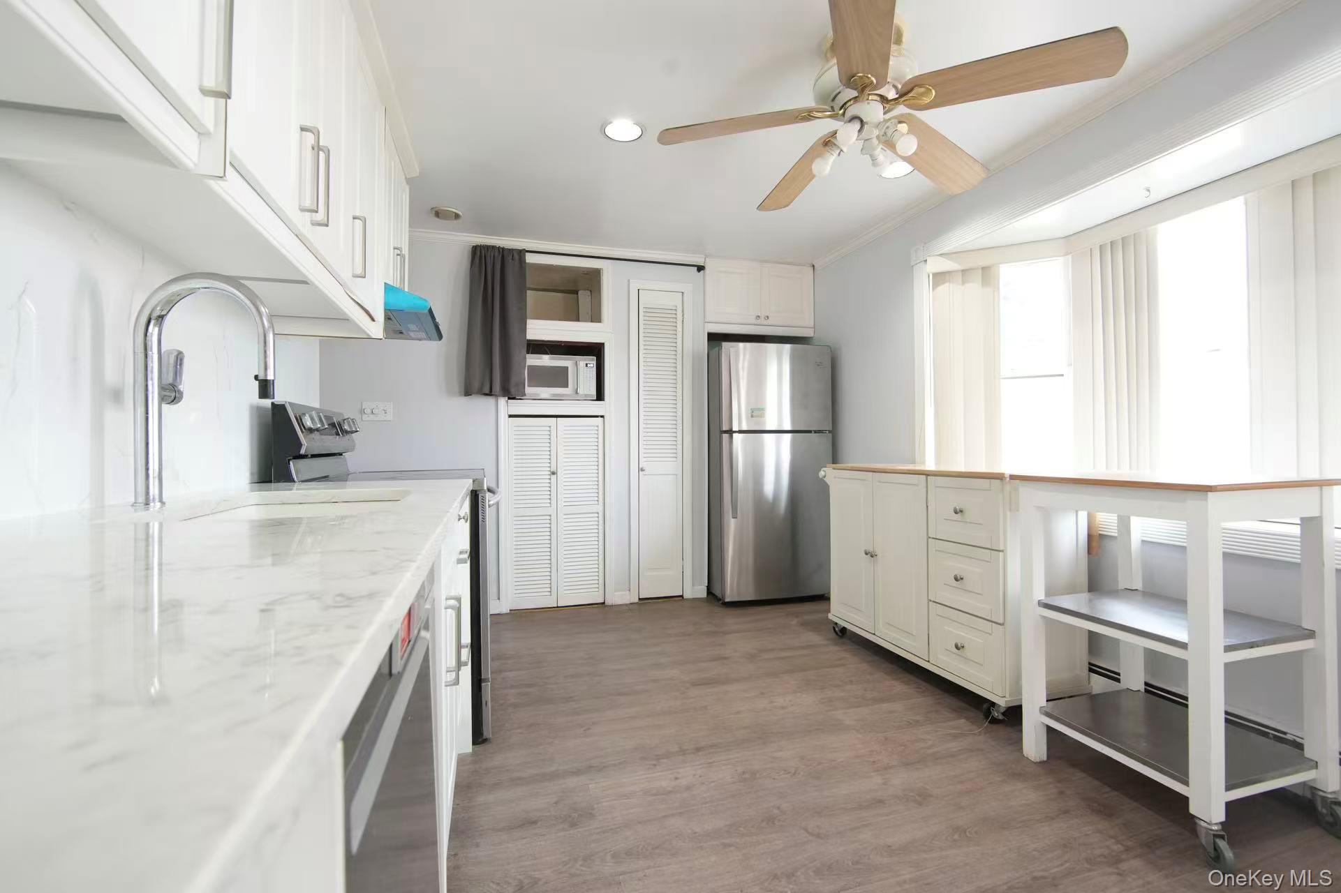 #6 photo, 32 Needle Lane, ناسو Levittown , NY 11756