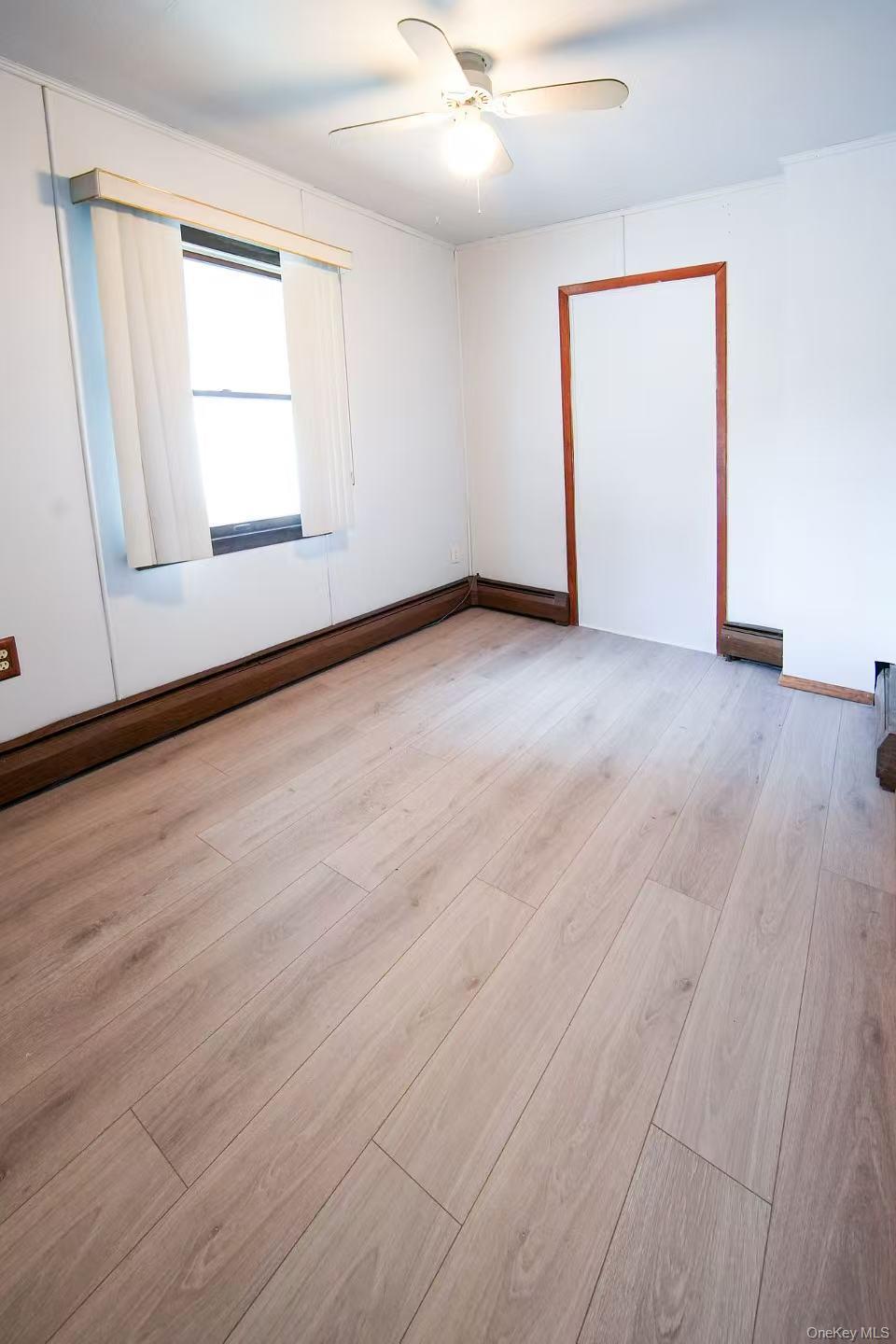 #8 photo, 32 Needle Lane, ناسو Levittown , NY 11756