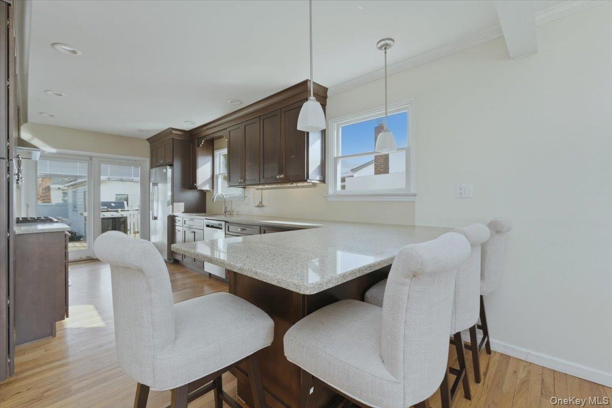 #4 photo, 308 Moore Avenue, नासाउ काउंटी Oceanside , NY 11572