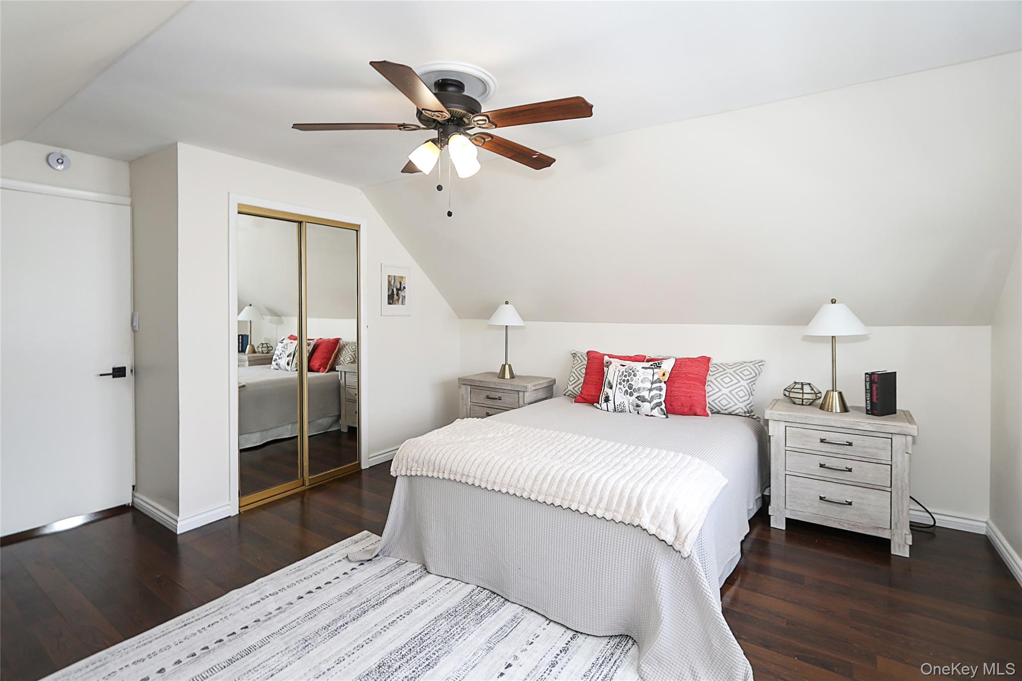 #16 photo, 75 Riverside Avenue, מחוז נסאו Merrick , NY 11566