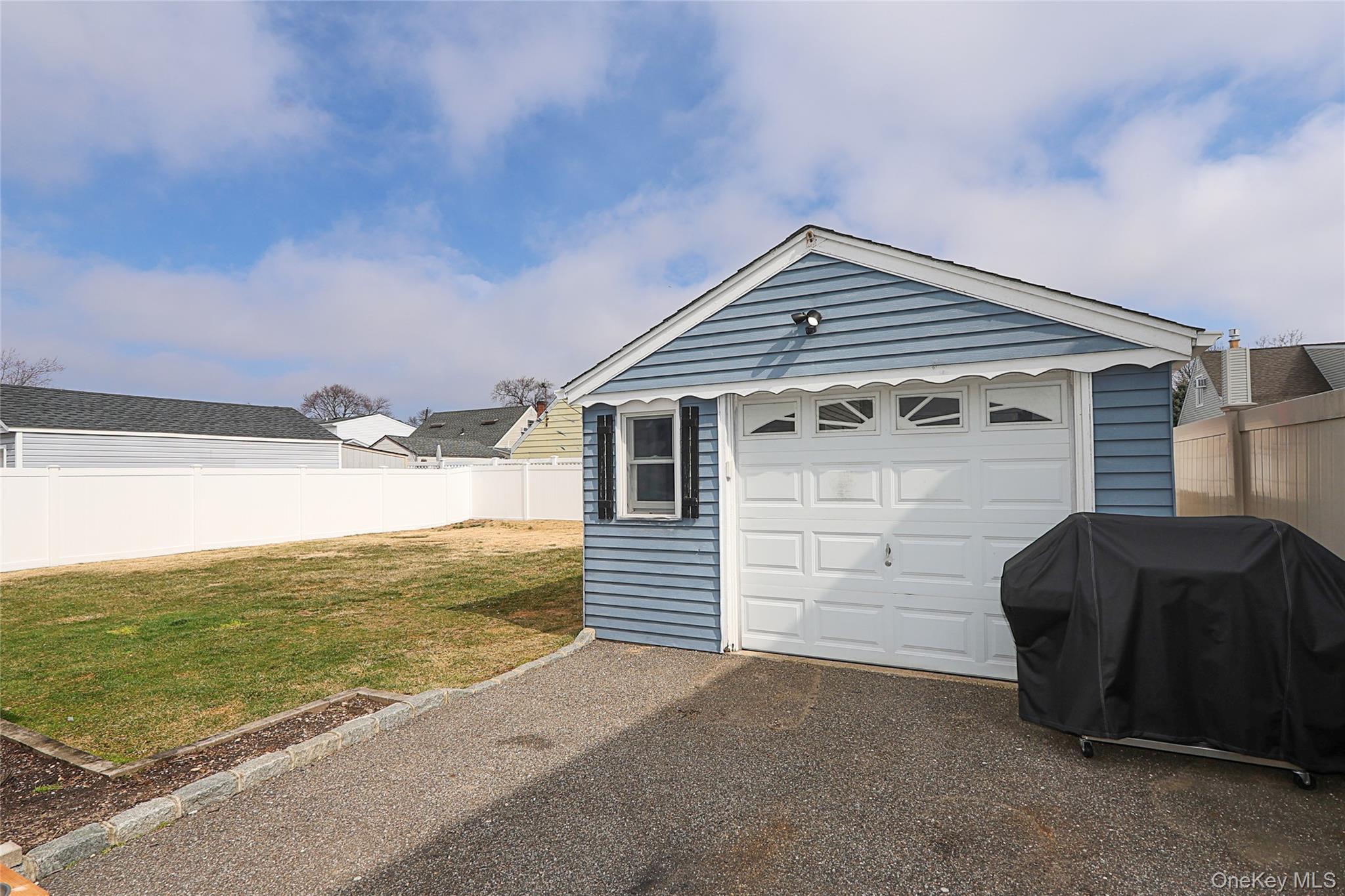 #19 photo, 75 Riverside Avenue, מחוז נסאו Merrick , NY 11566